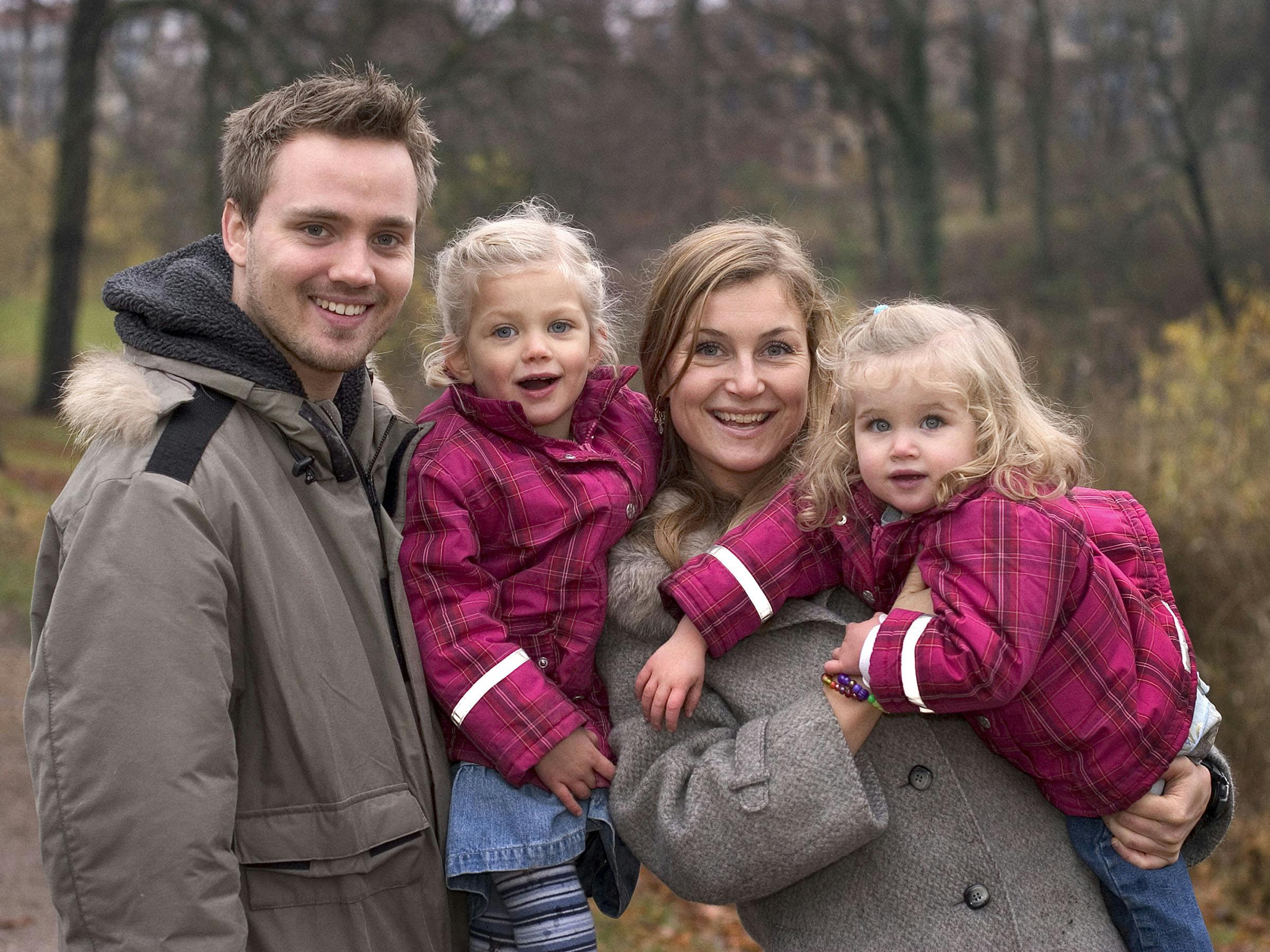 Mathilde Beuschau fra Årgang 0 med sin familie. Martin, Louise og Frederikke.