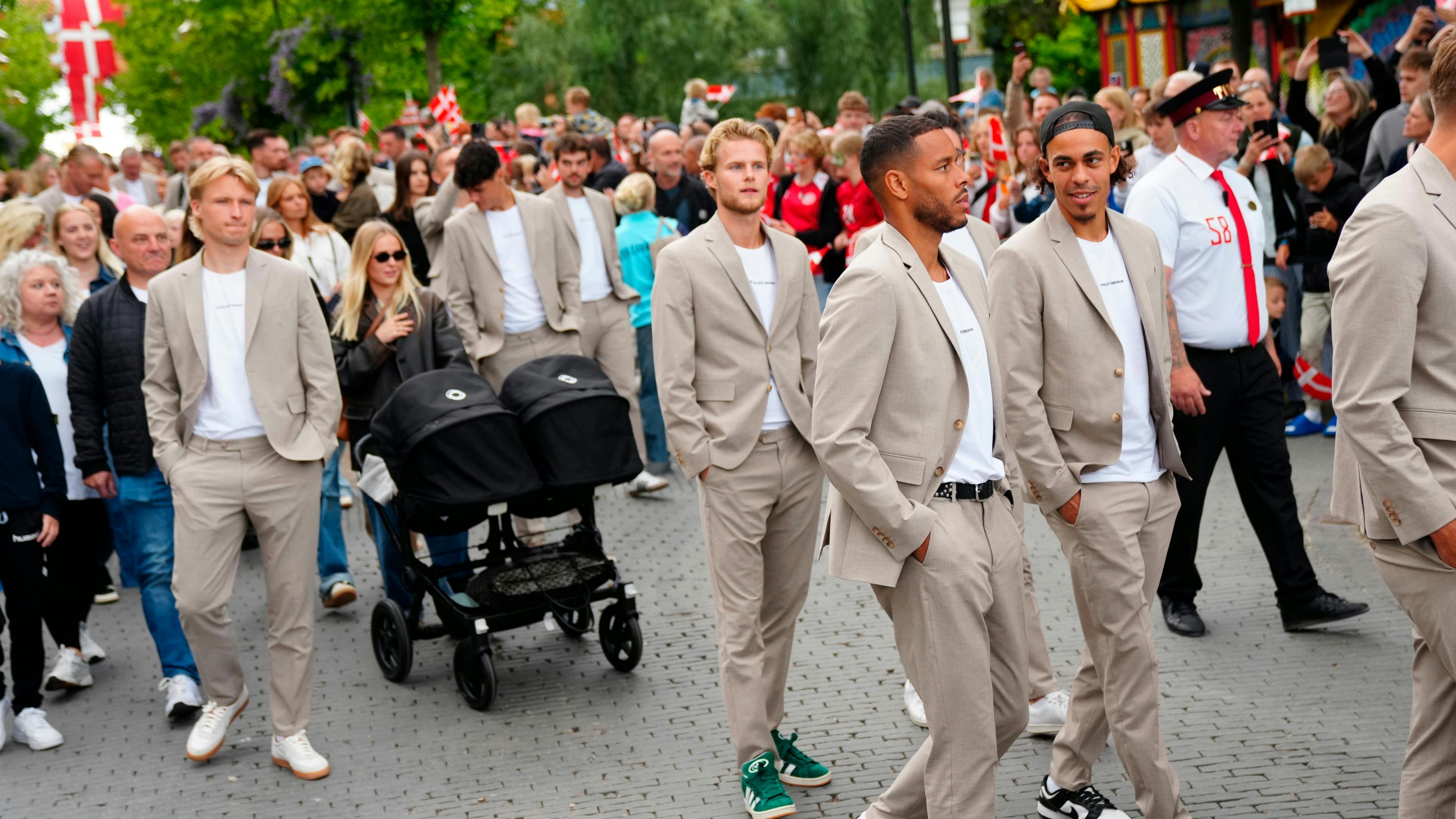 Kasper Dolberg og familien i Tivoli.