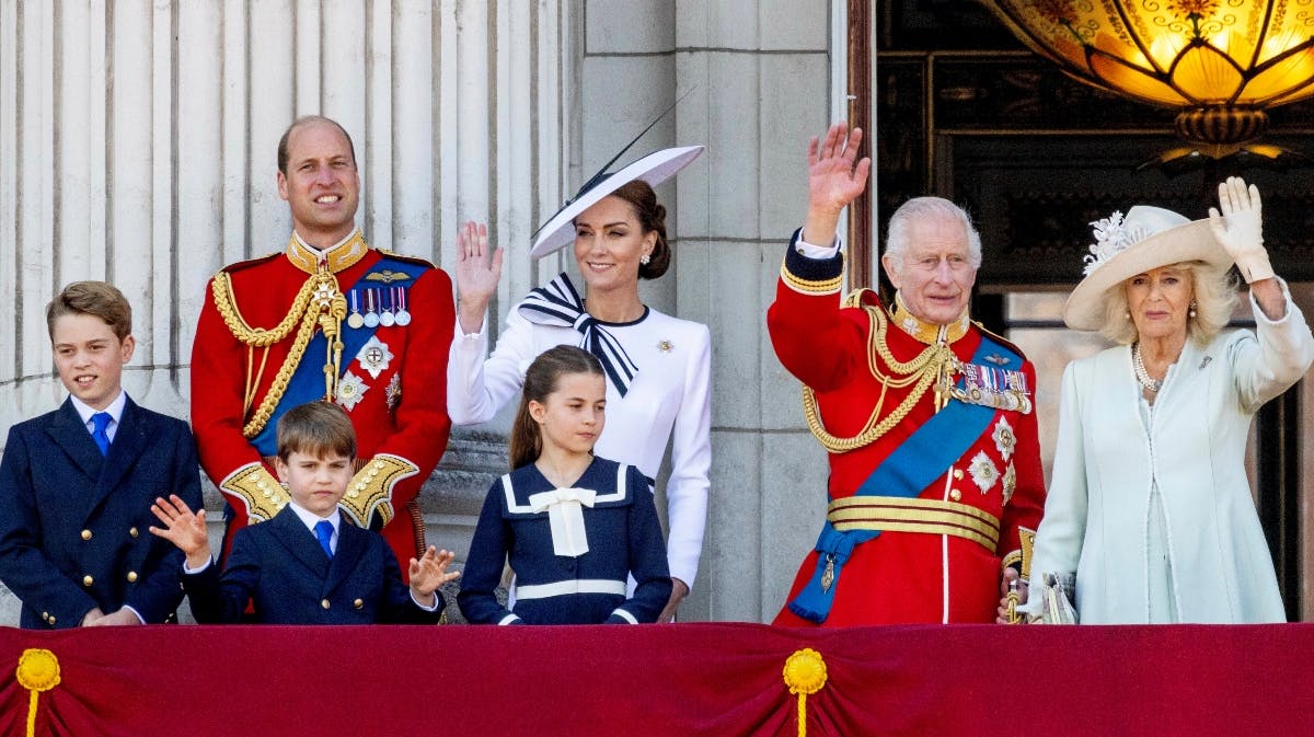 Den britiske kongefamilie på balkonen under Trooping the Colour