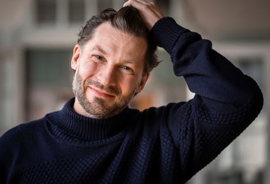 Simon Stenspil.