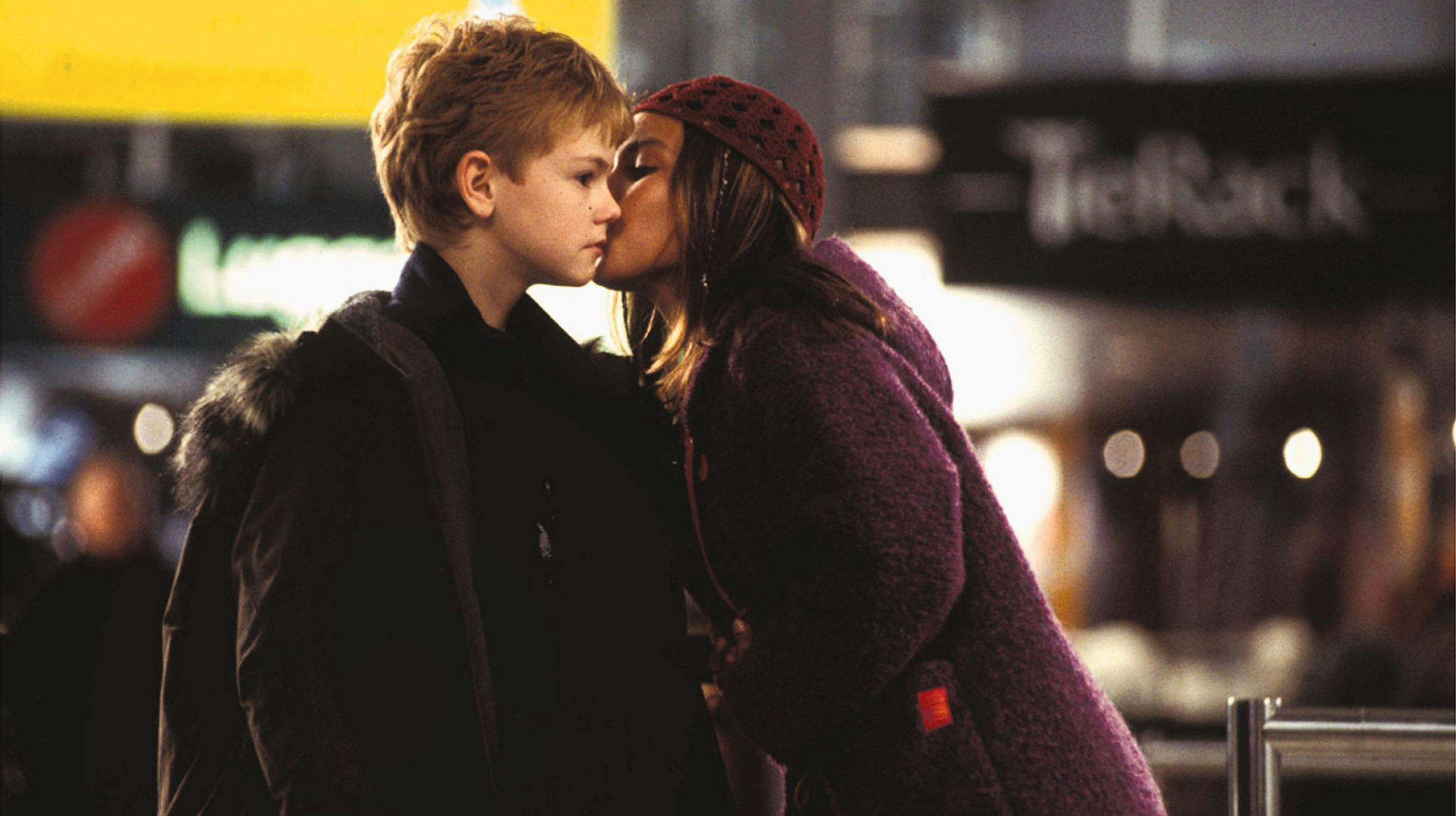 Thomas Brodie-Sangster og Olivia Olson i "Love Actually". 