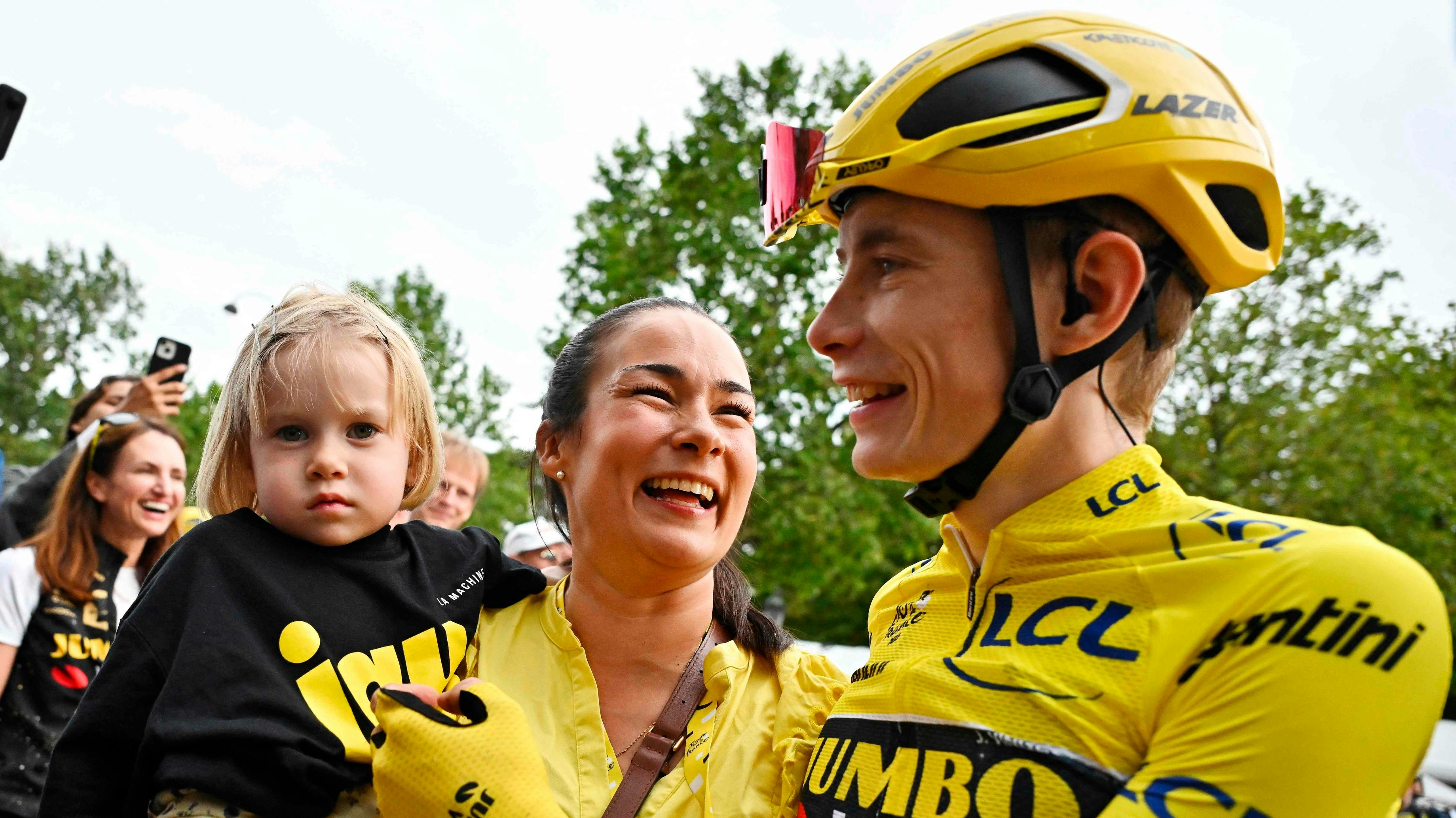 Jonas Vingegaard med familien.