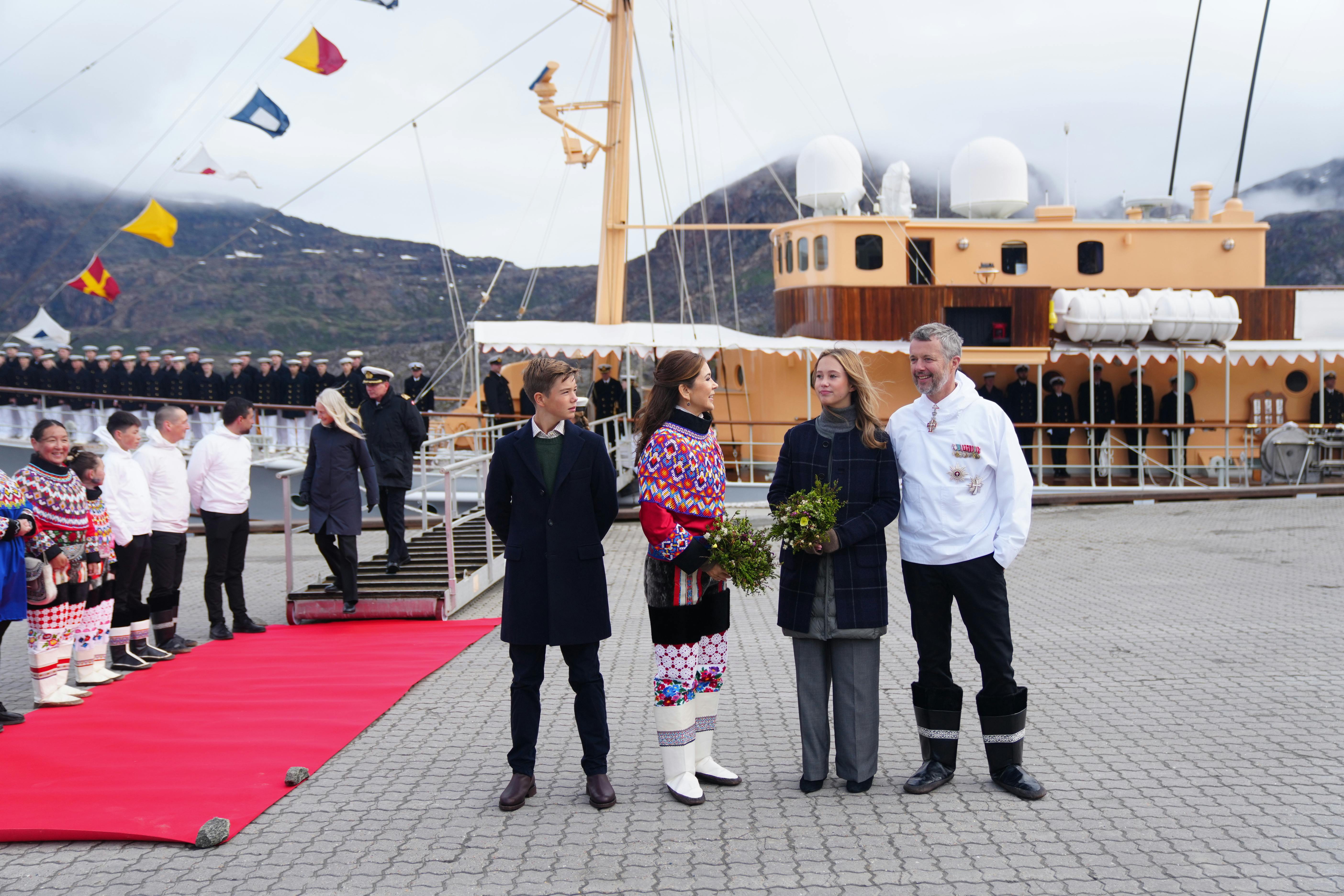 Prins Vincent, dronning Mary, prinsesse Josephine og kong Frederik. 