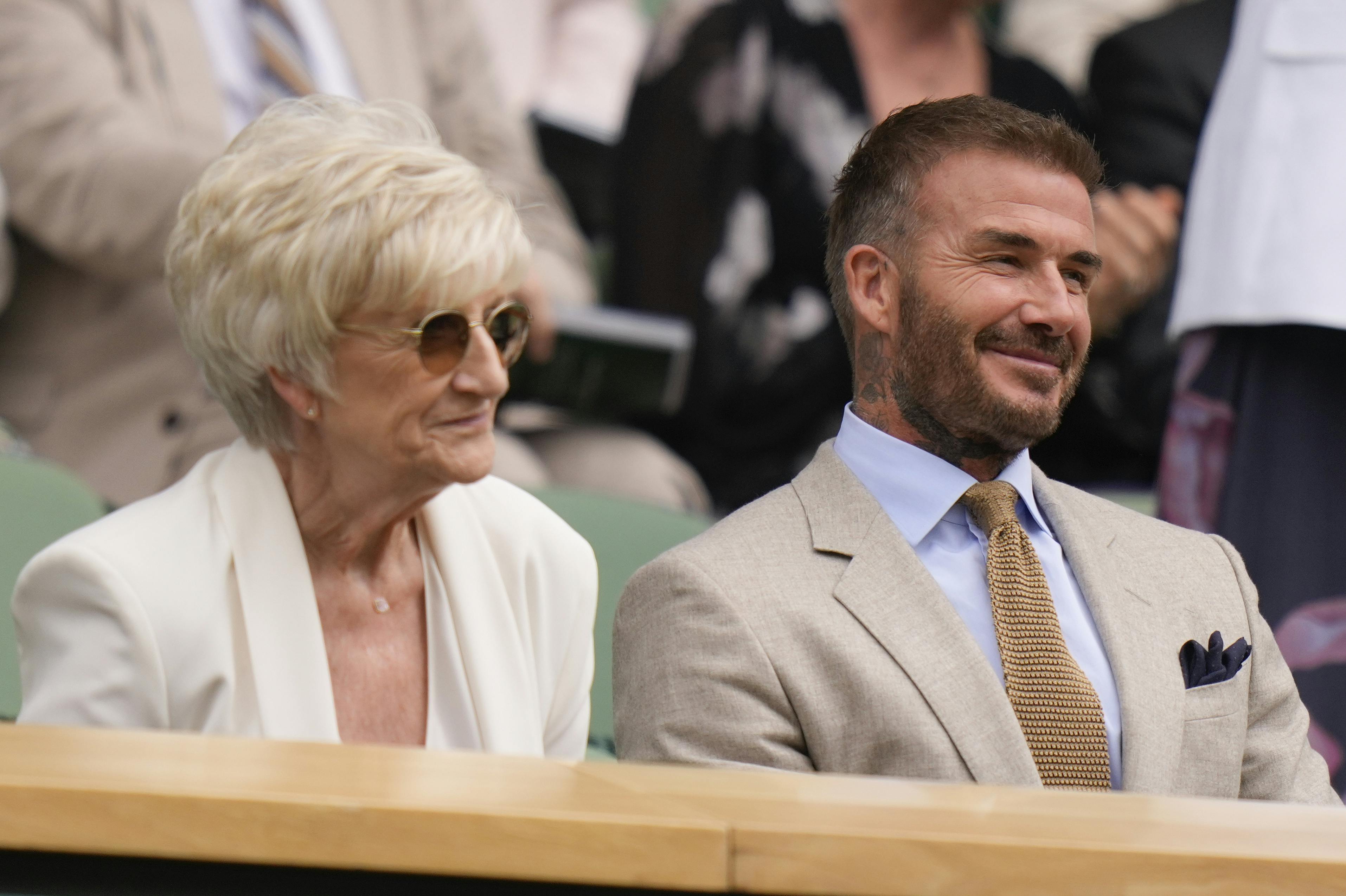 David Beckham og mor til Wimbledon.