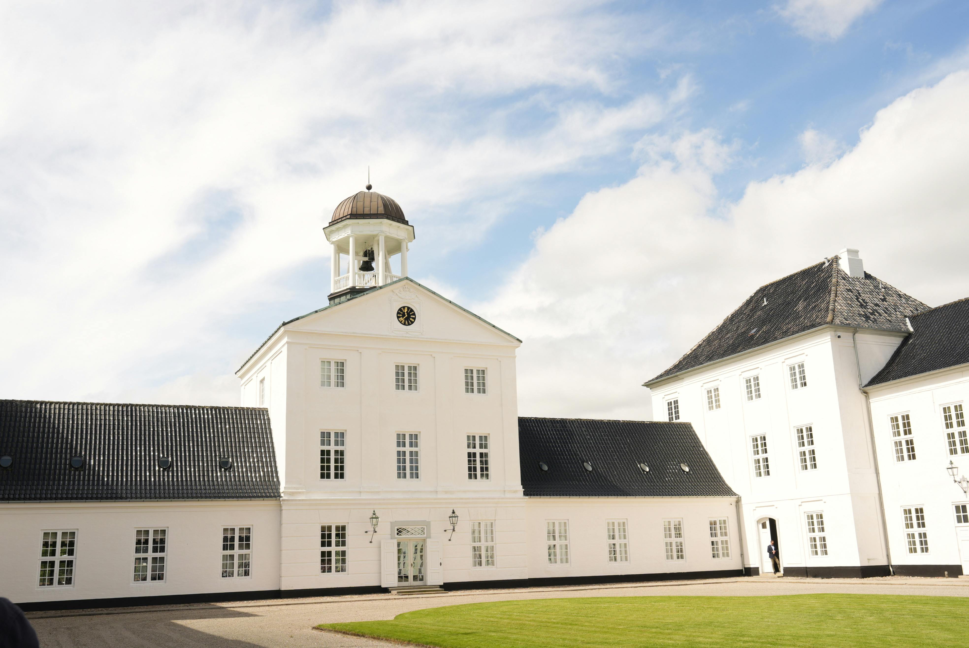 Kong Frederik og dronning Marys første vagtskifte på Graasten Slot som kongepar