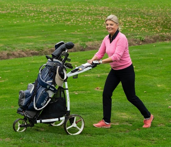 Anne Laxholm på golfbanen.