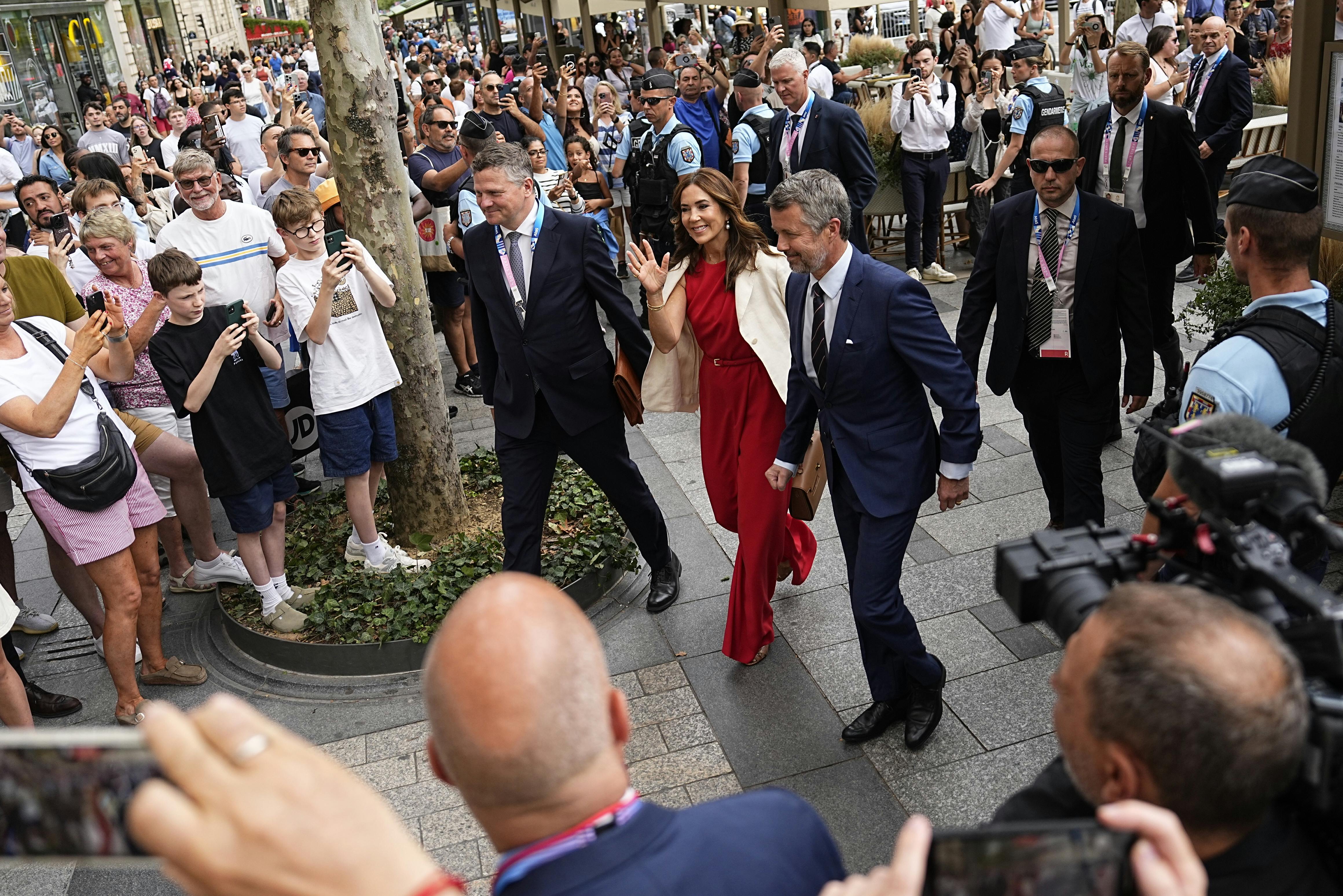 Kong Frederik X og dronning Mary deltager i åbningen af den danske pavillon ved Maison du Danemark på Champs-Elysées i Paris under OL 2024 torsdag den 25. juli 2024.