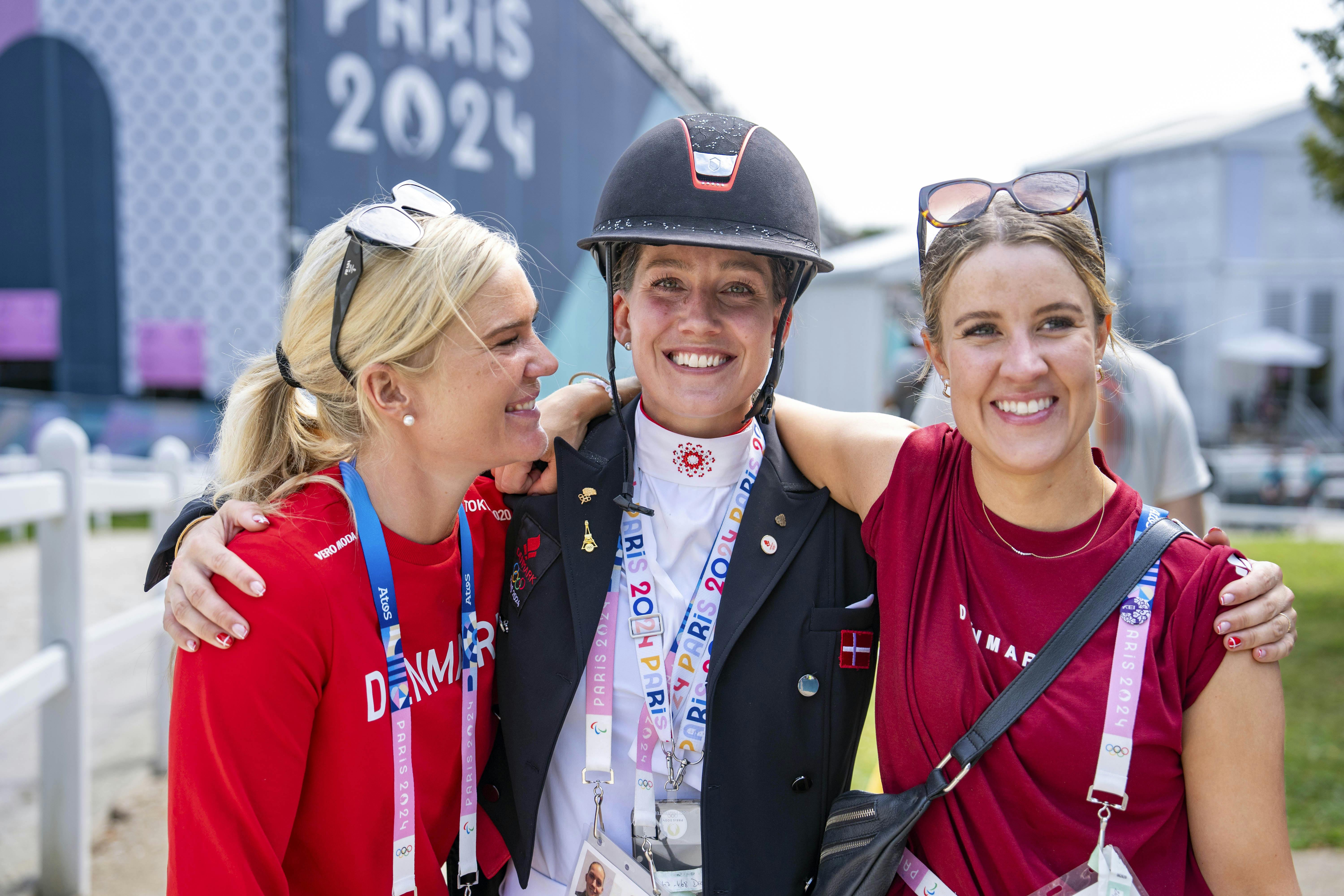 Cathrine Laudrup-Dufours negle i rødt og hvidt. 