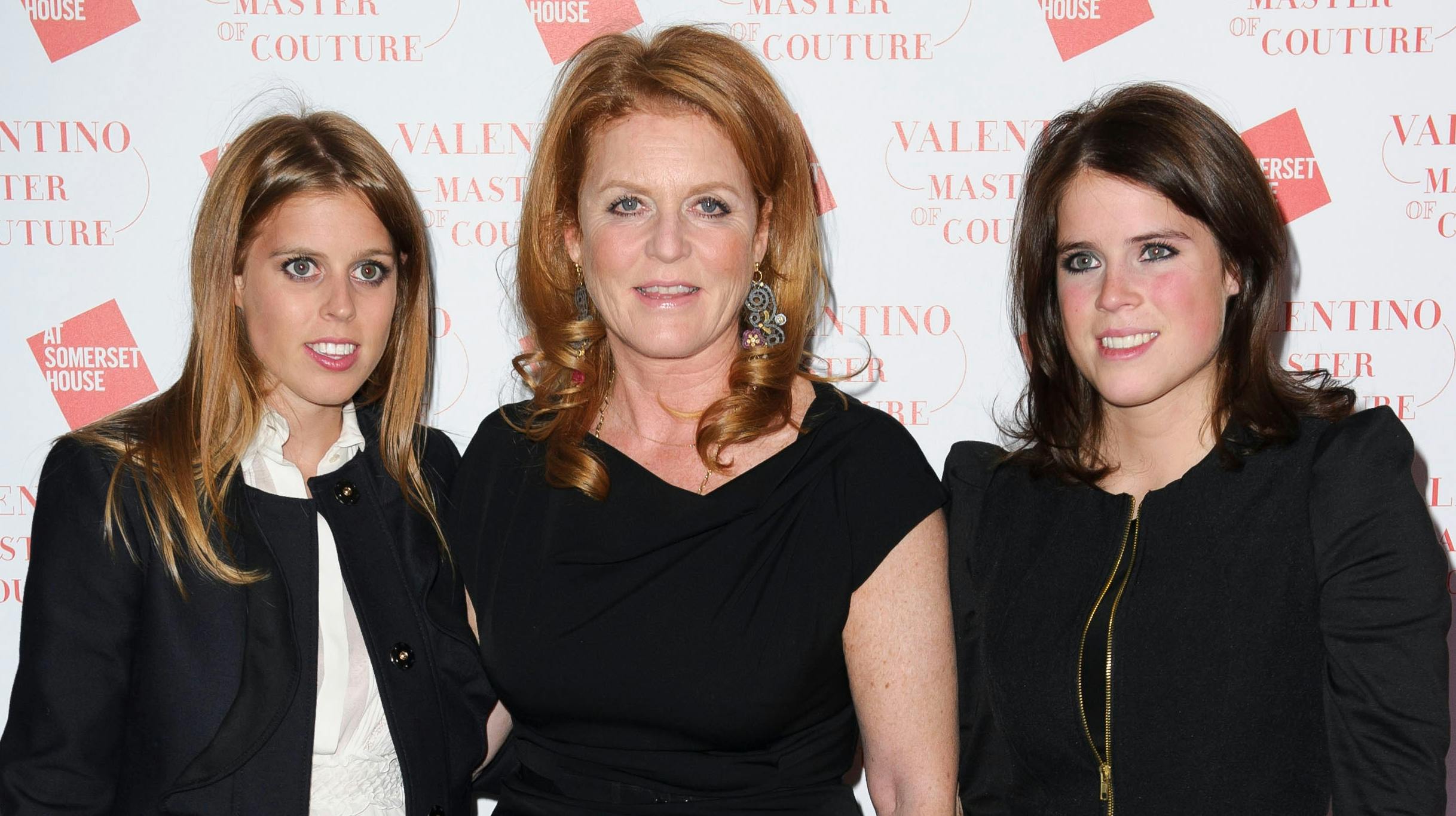 Prinsesse Beatrice, hertuginde Sarah og prinsesse Eugenie. 