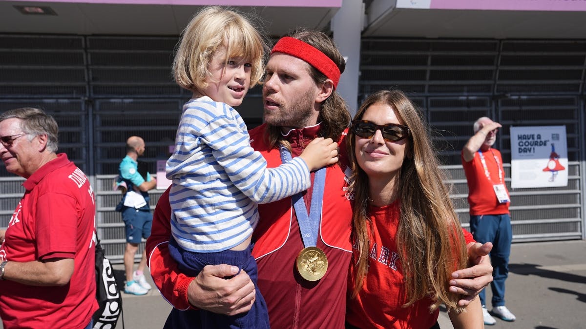 Mikkel Hansen med sin søn Eddie Max og fru Stephanie