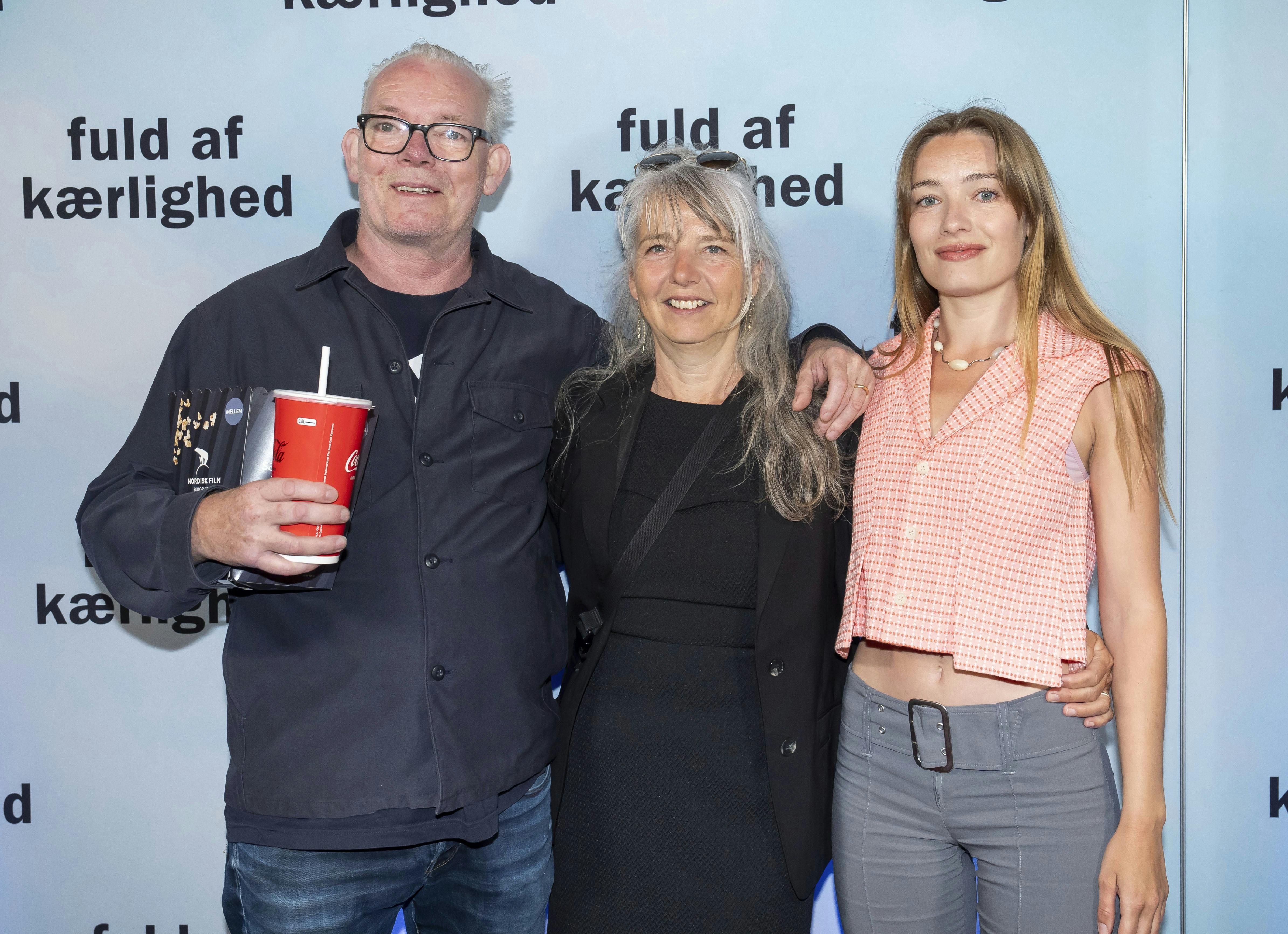 OPGAVE: Premiere på “ Fuld af kærlighed”STED:  PaladsJOURNALIST: Helle Skram de Fries og Tanja LarsenFOTOGRAF: © Hanne Juul/ Aller Foto & VideoDATO: 20240521