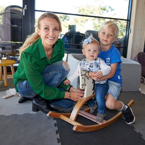 Tina Lund med sønnen Louis og datteren Lilly.