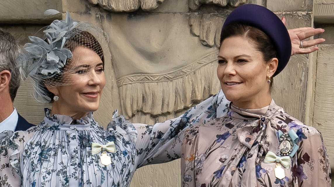 Dronning Mary og kronprinsesse Victoria. 