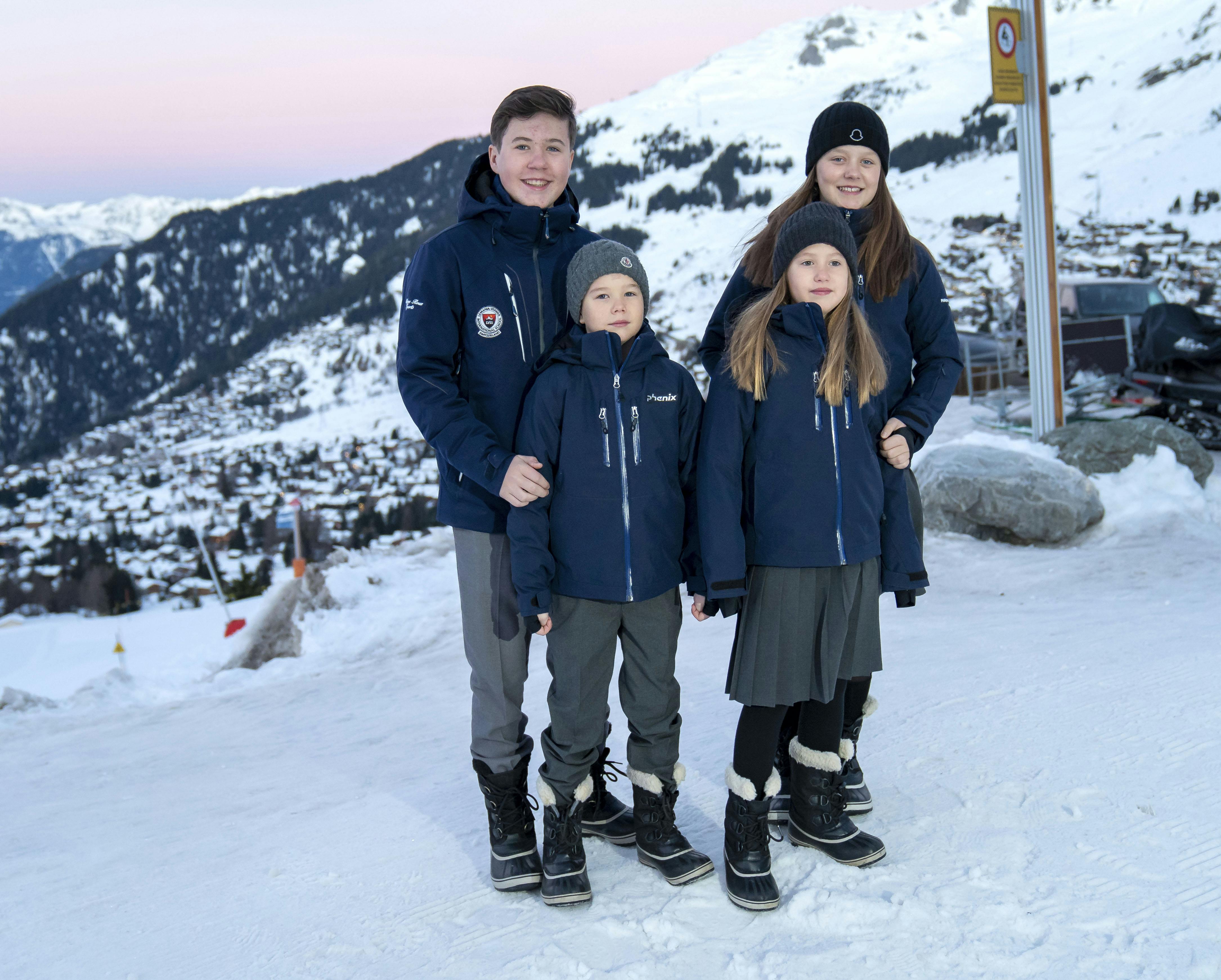 Prins Christian.Prinsesse Isabella.Prinsesse Josephine.Prins Vincent.Kronprinsparrets fire børn starter i Lemania-Verbier international school, i Verbier, SchweizDato: 6.1.2020Sted: Verbier, SchweizFoto: Copyright : Martin Høien/Aller Media Danmark