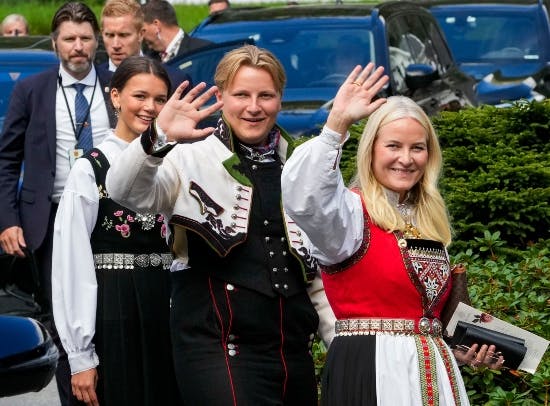 Mette-Marit, Haakon, Sverre Magnus og Amalie Giæver Macleod.