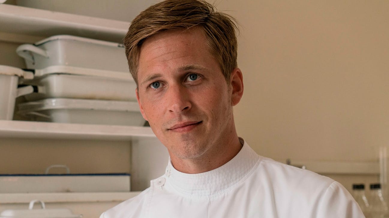 Jakob Åkerlind som Aksel i "Sygeplejeskolen".