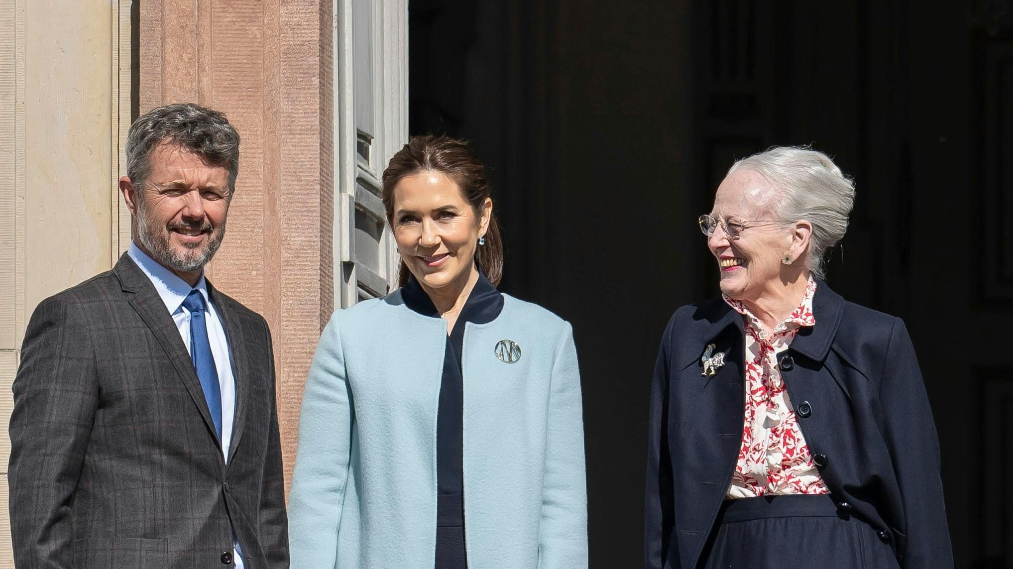 Kong Frederik, dronning Mary og dronning Margrethe.