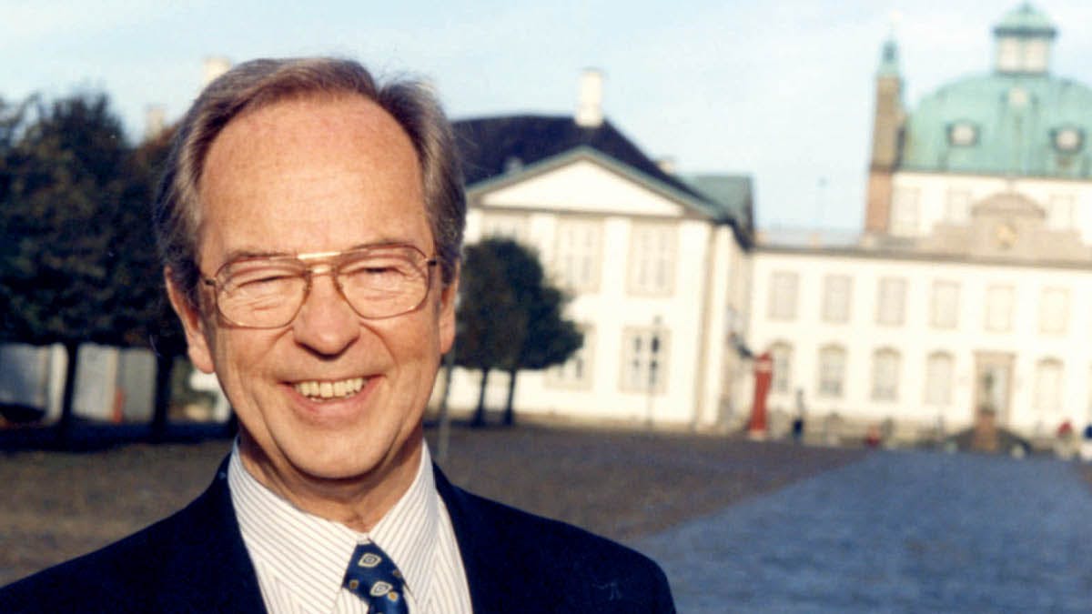 Poul Jørgensen foran Fredensborg Slot i midten af 1990'erne.&nbsp;