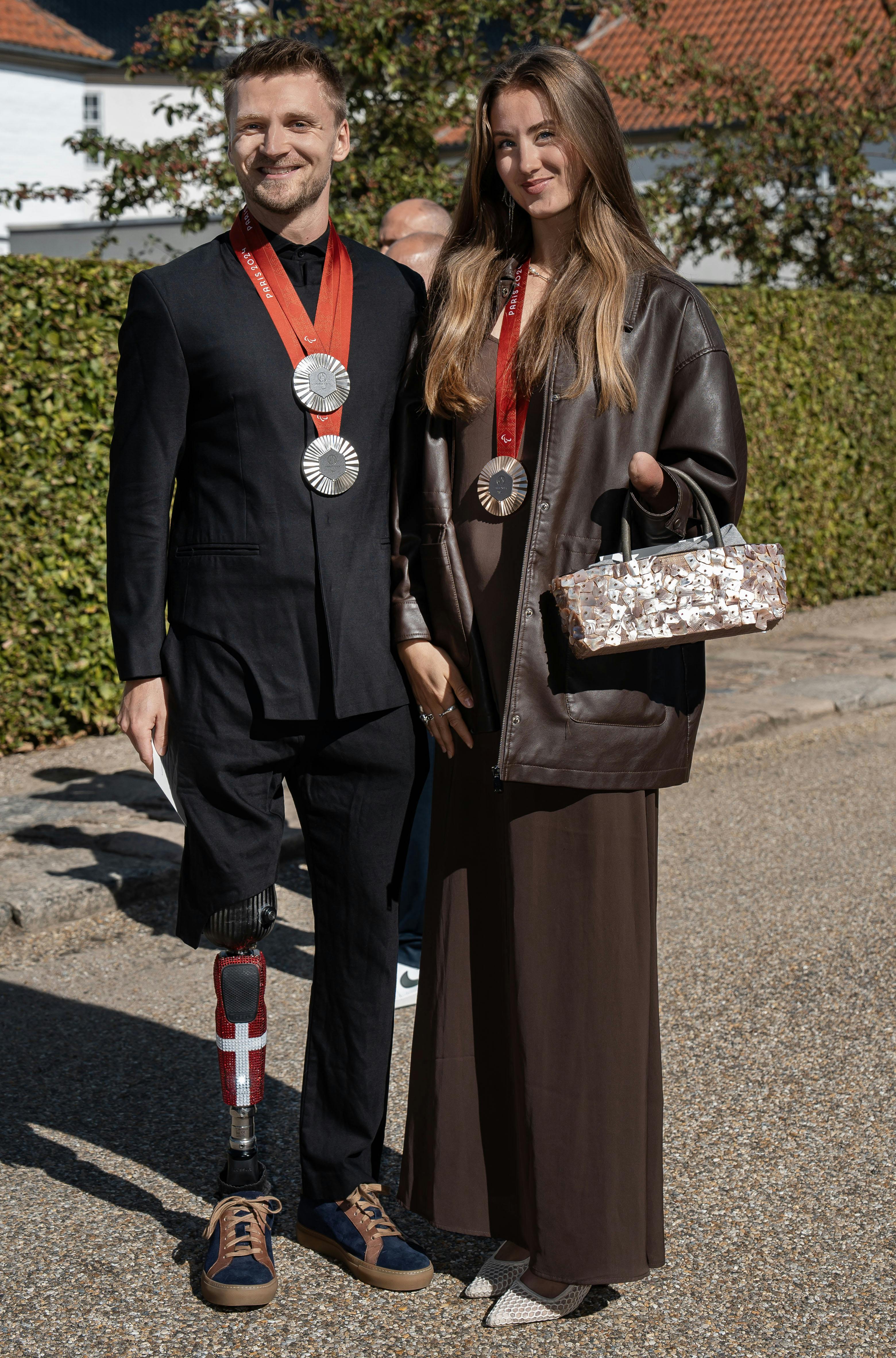 OPGAVE: Kong Frederik og dronning Mary afholder reception for deltagere ved De Olympiske Lege og De Paralympiske Lege i ParisSTED: Fredensborg slotJOURNALIST: Jan Körner, Ulrik Ulriksen, Oliver Morelll og Marianne SingerFOTOGRAF: © Hanne Juul/ Aller Foto & VideoDATO: 20240912