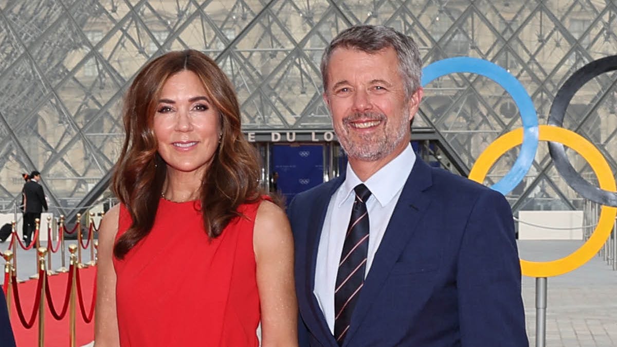 Dronning Mary og kong Frederik under OL i Paris.