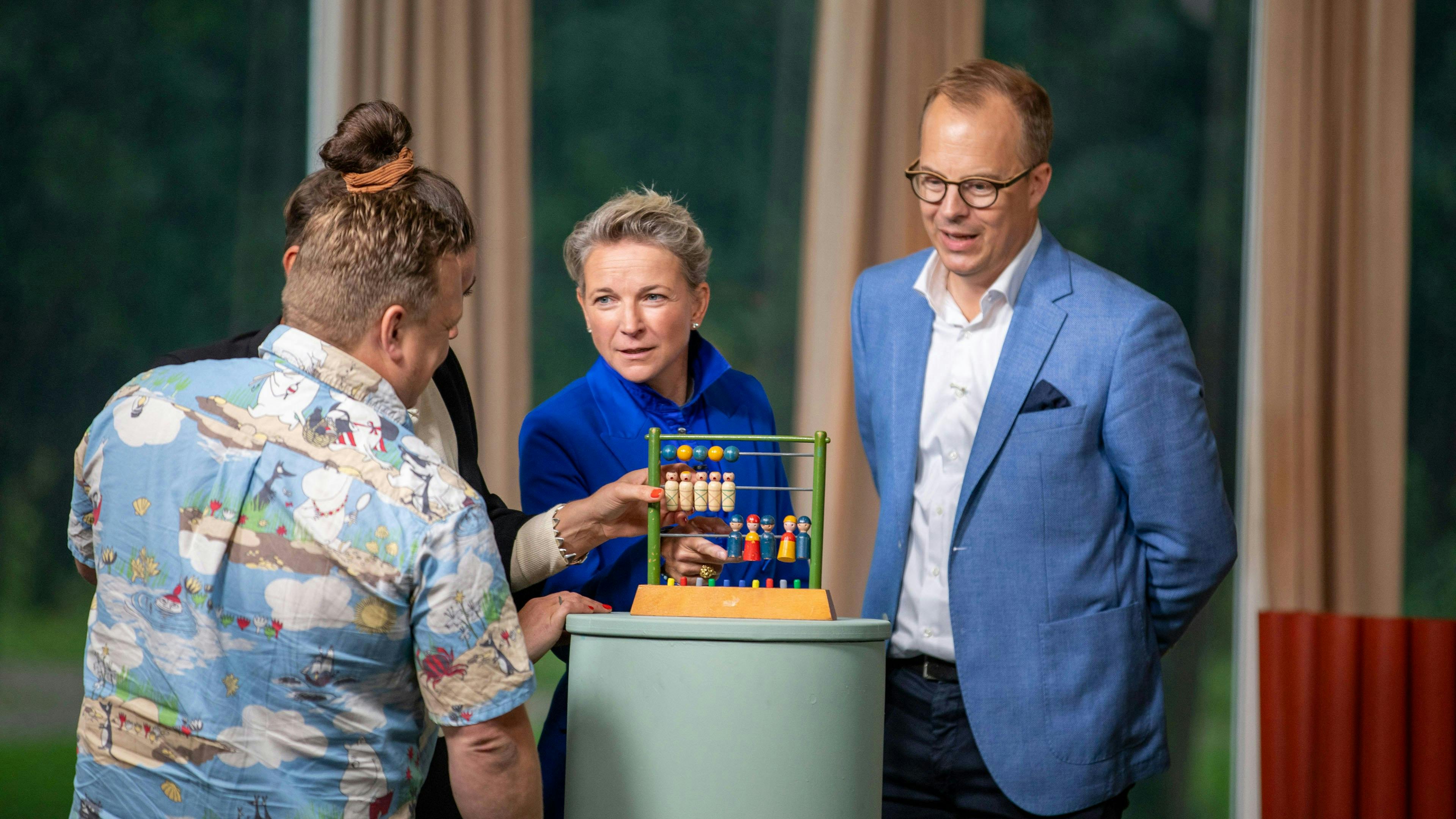 Alexa Bruun Rasmussen i TV 2 Fri-programmet "Hvem byder bedst?"