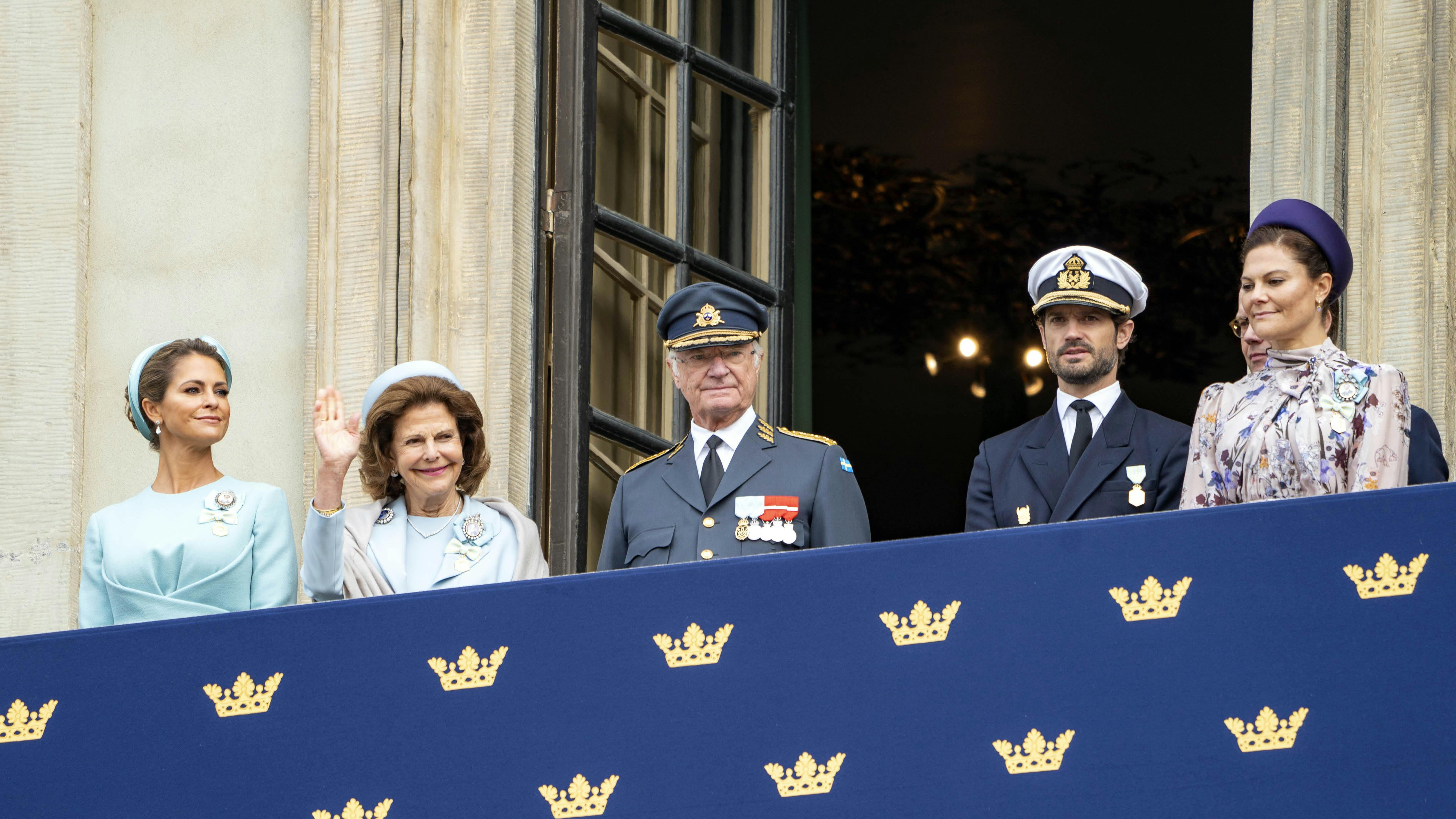 Prinsesse Madeleine, dronning Silvia, kong Carl Gustaf, prins Carl Philip og kronprinsesse Victoria.