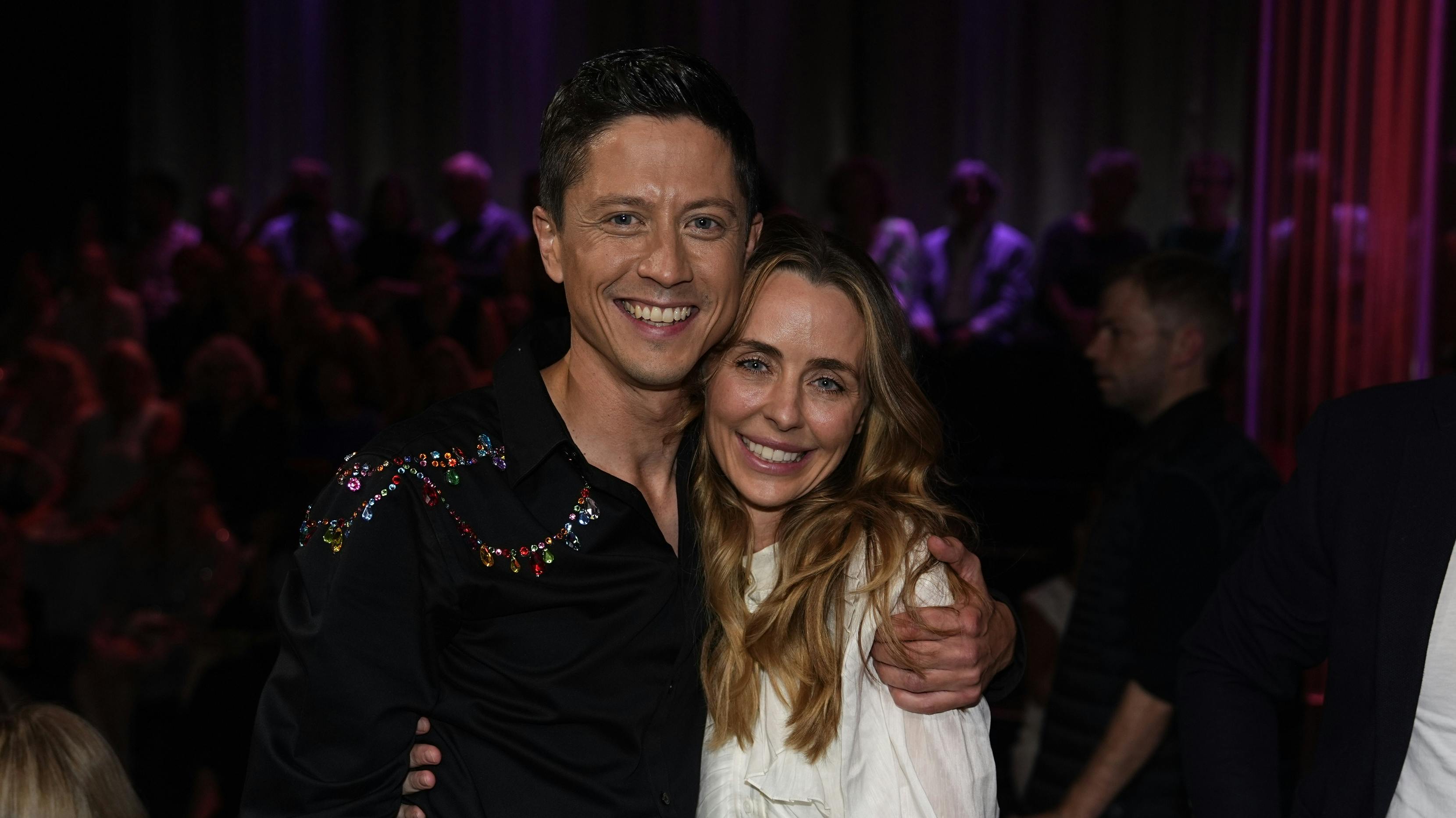 Der blev uddelt kys og kram efter Vild med dans-premieren.