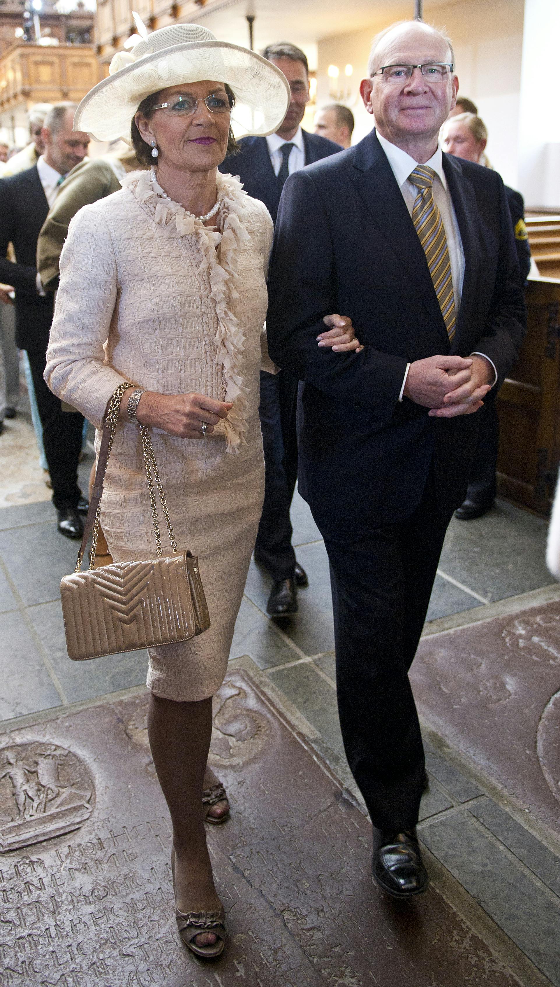 Barnedåb i Holmens Kirke. Kronprins Frederik og kronprinsesse Marys tvillinger døbes Josephine Sophia Ivalo Mathilda og Vincent Frederik Minik Alexander. - Uident. - Dato: 14.04.2011 - Foto: Hanne Juul