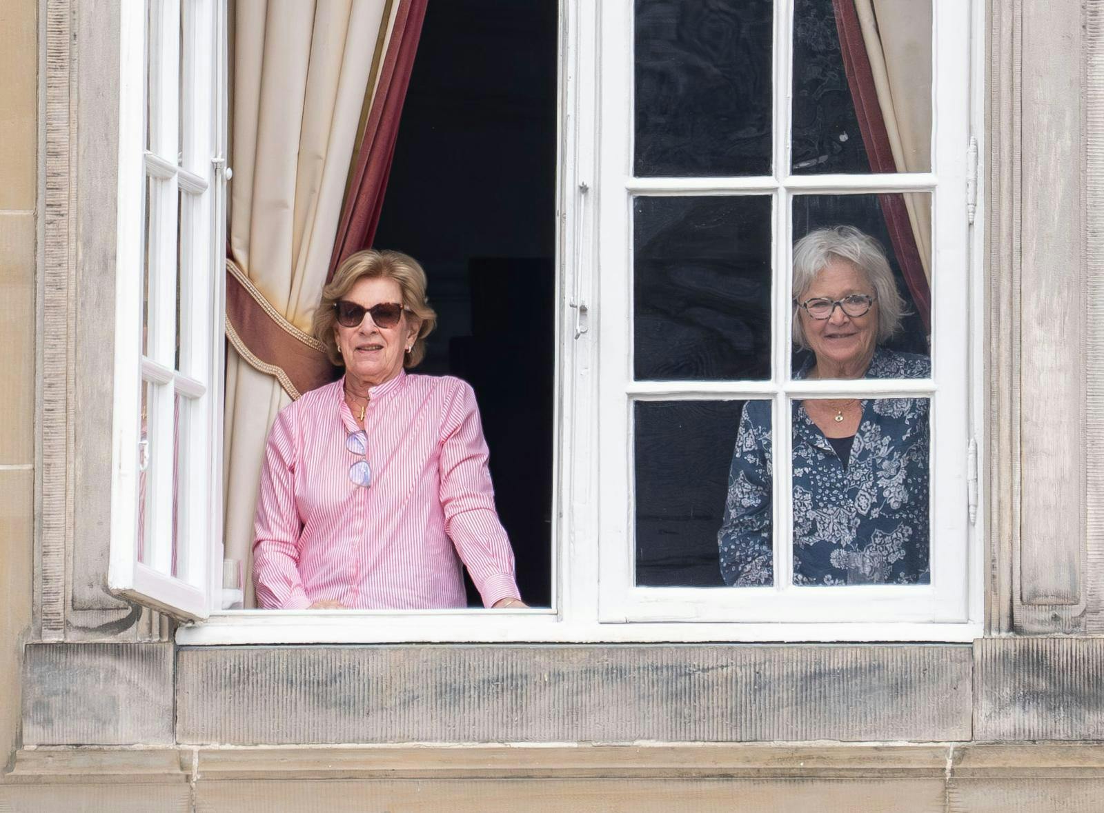 Dronning Anne-Marie og Bolette Bramsen.