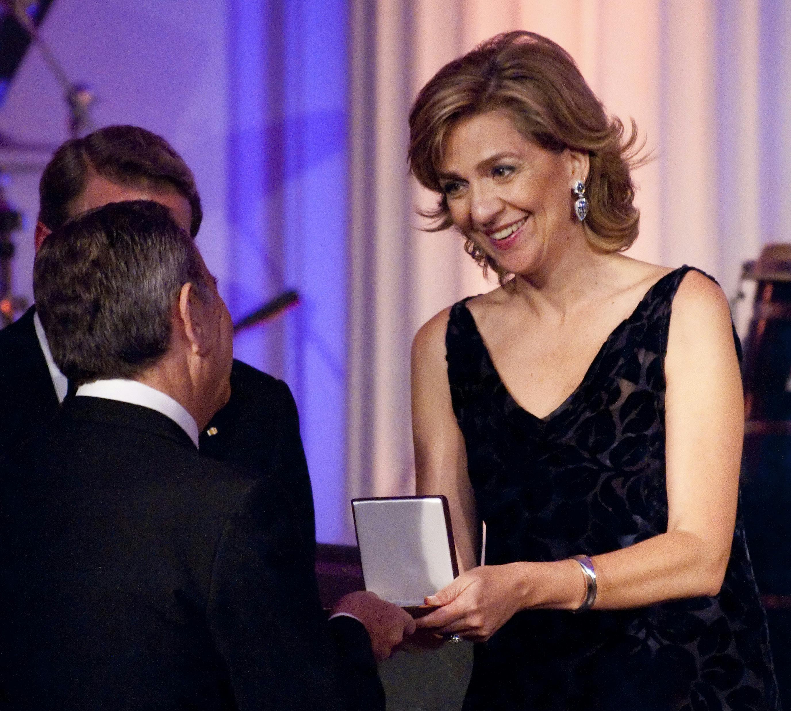 Infanta Cristina, Duchess of Palma De Mallorca, presents an award during the Hispanic Society of America Annual Gala, Tuesday Oct. 5, 2010 in New York. (AP Photo/Stephen Chernin)