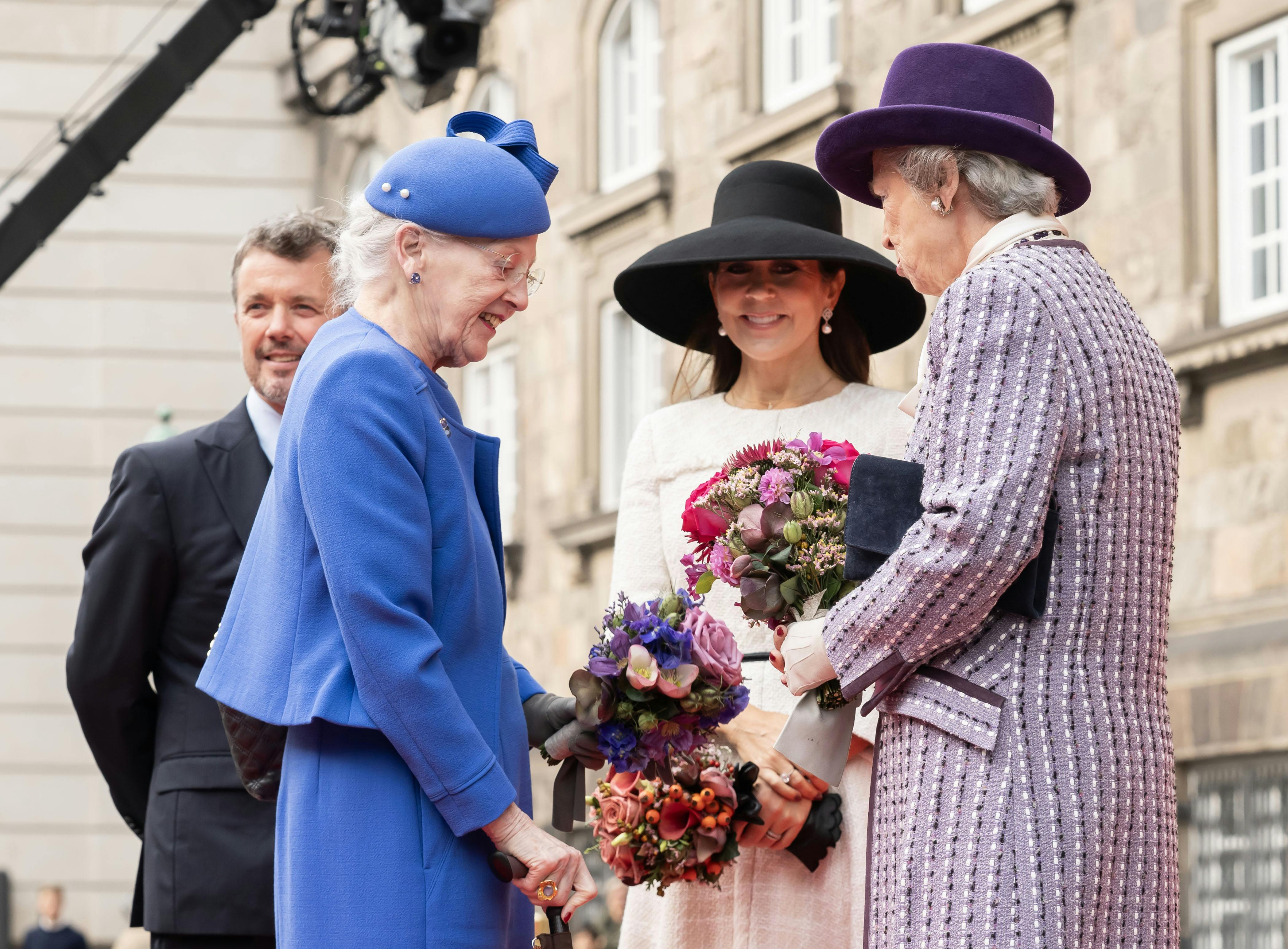 OPGAVE: Dronning Margrethe, Kronprinsparret og prinsesse Benedikte deltager i folketingets åbningSTED: Christiansborg slotJOURNALIST: Marianne Singer og Ulrik UriksebFOTOGRAF: Hanne JuulDATO: 20231003