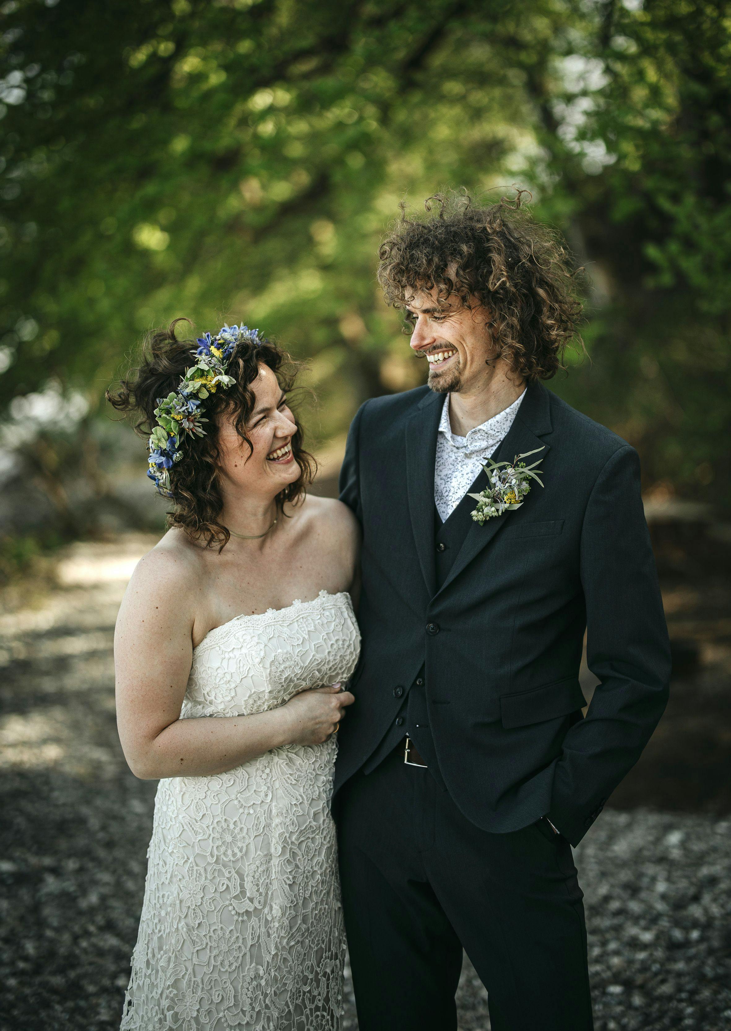 Nina og Rolf. "Hvis jeg skulle vælge i dag, ville jeg sige ja. Rolf er mere realistisk." Sådan lyder det fra optimistiske Nina i syvende afsnit. Min tro på de to er gået frem og tilbage i løbet af sæsonen. Nina har været træt af, at deres problemer handlede om hendes personlighed, og det virker til, at hun har måttet sluge nogle kameler for at tilpasse sig Rolfs luner. Alligevel må enhver mand drømme om at få en kvinde, der ser på ham, som Nina ser på Rolf. Hun føler, at de dater, og hun har fundet på