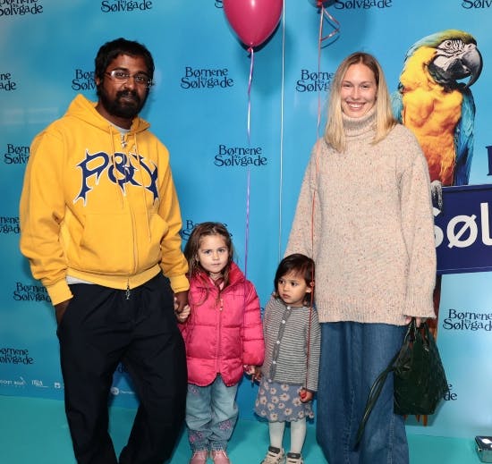 Ulrikke Toft Simonsen og Lord Siva med datteren Norma og en god vens datter.