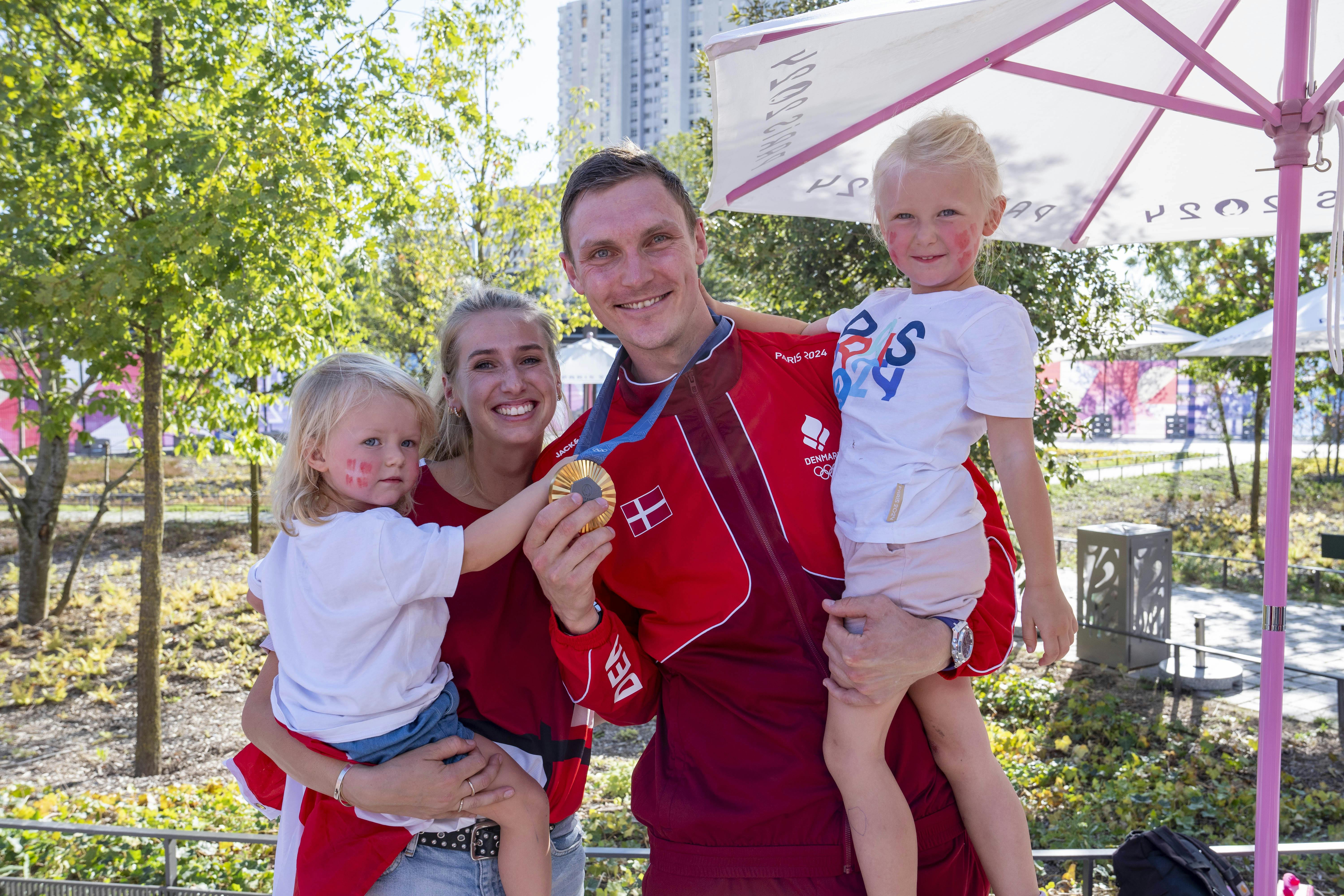 OL Paris 2024Viktor Axelsen sikrede Danmark sin første OL-guld medalje i Paris