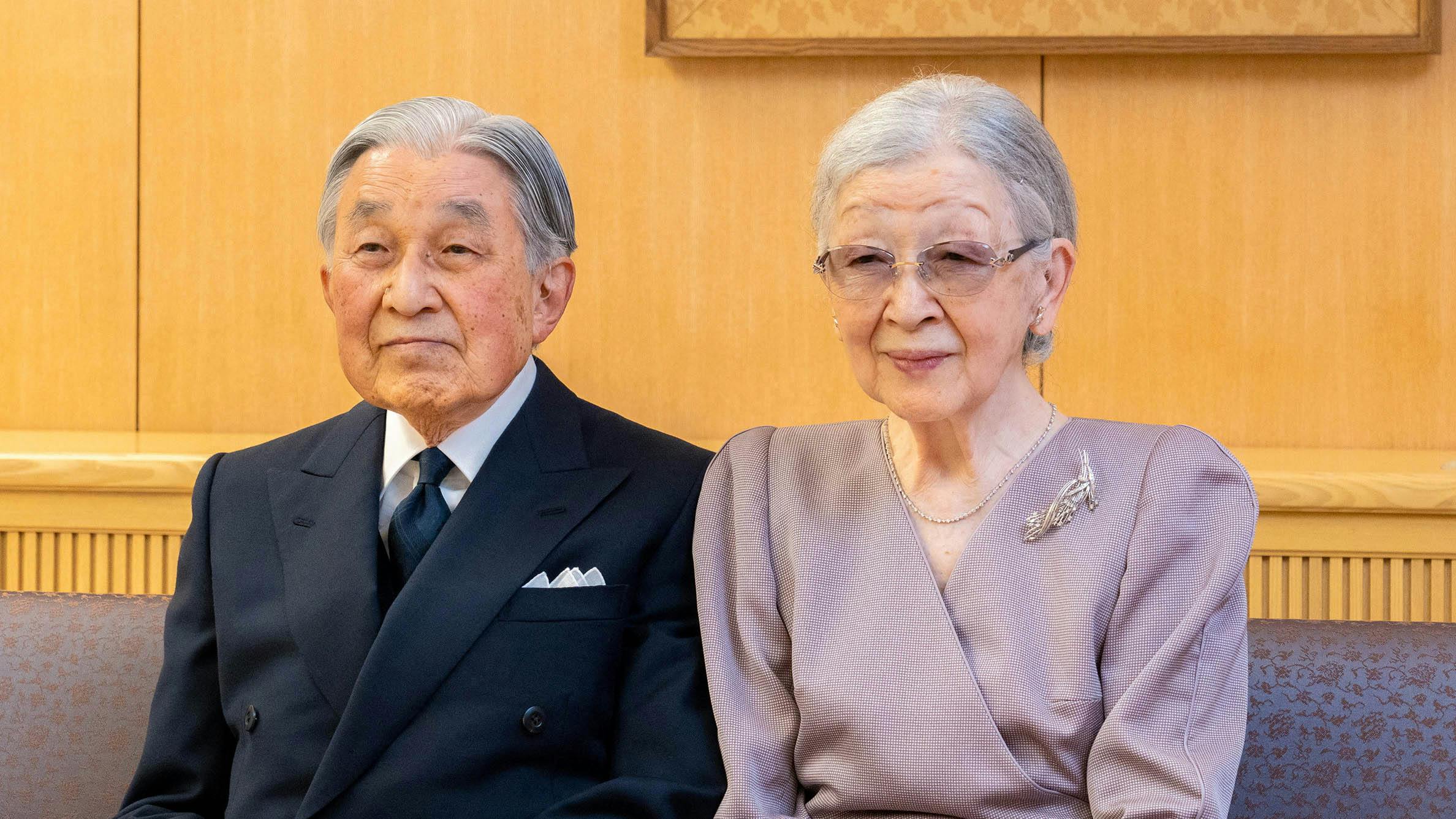 Eks-kejser Akihito og tidligere kejserinde Michiko.