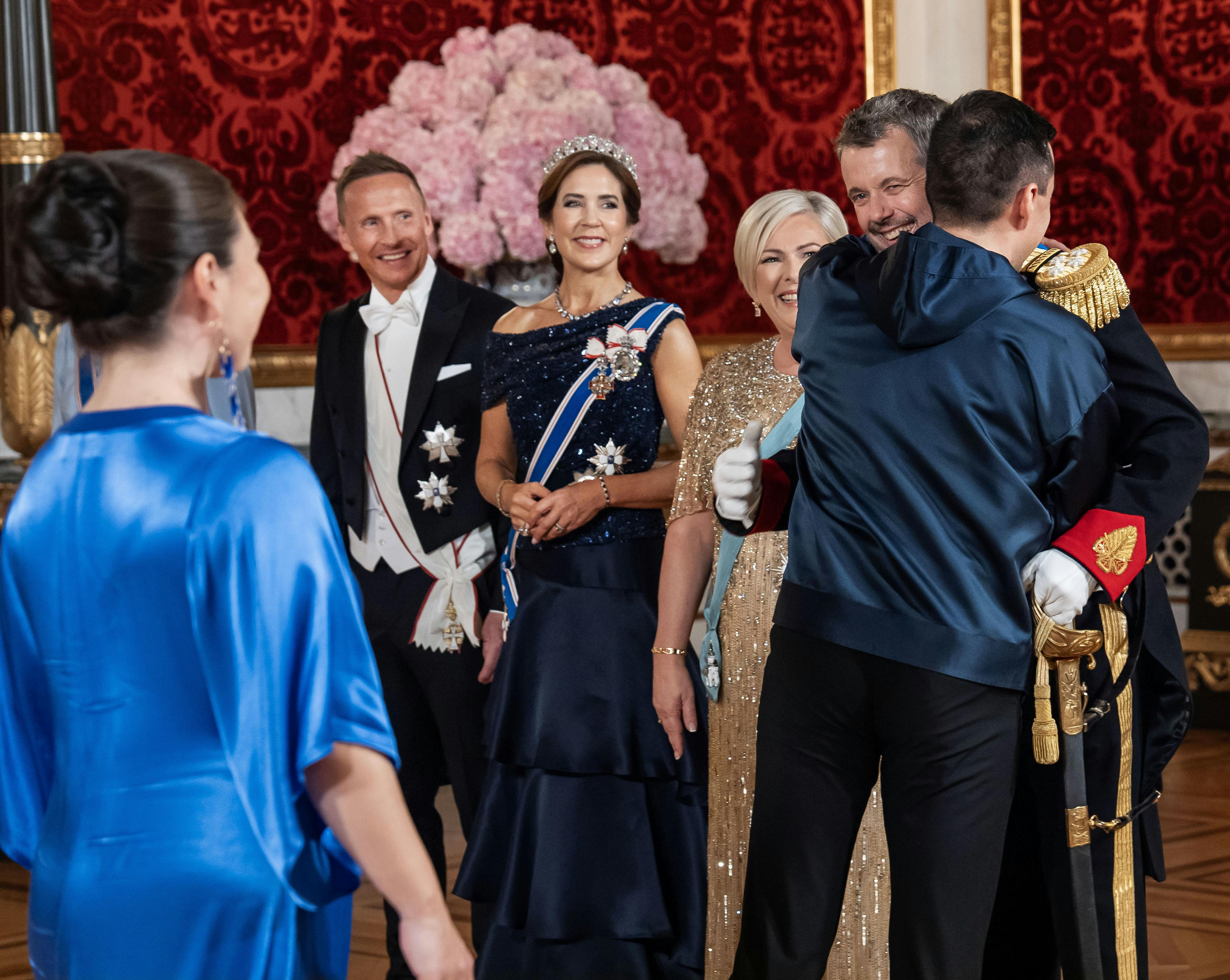 OPGAVE: Islandsk statsbesøg. POOL 8BKong Frederik og dronning Mary i receiving line sammen med den islandske præsident Halla Tómasdóttir og dennes mand Mr. Björn Skúlason samt prinsesse BenedikteSTED: Christiansborg,  KøbenhavnJOURNALIST: FOTOGRAF: © Hanne Juul/ Aller Foto & VideoDATO: 20241008