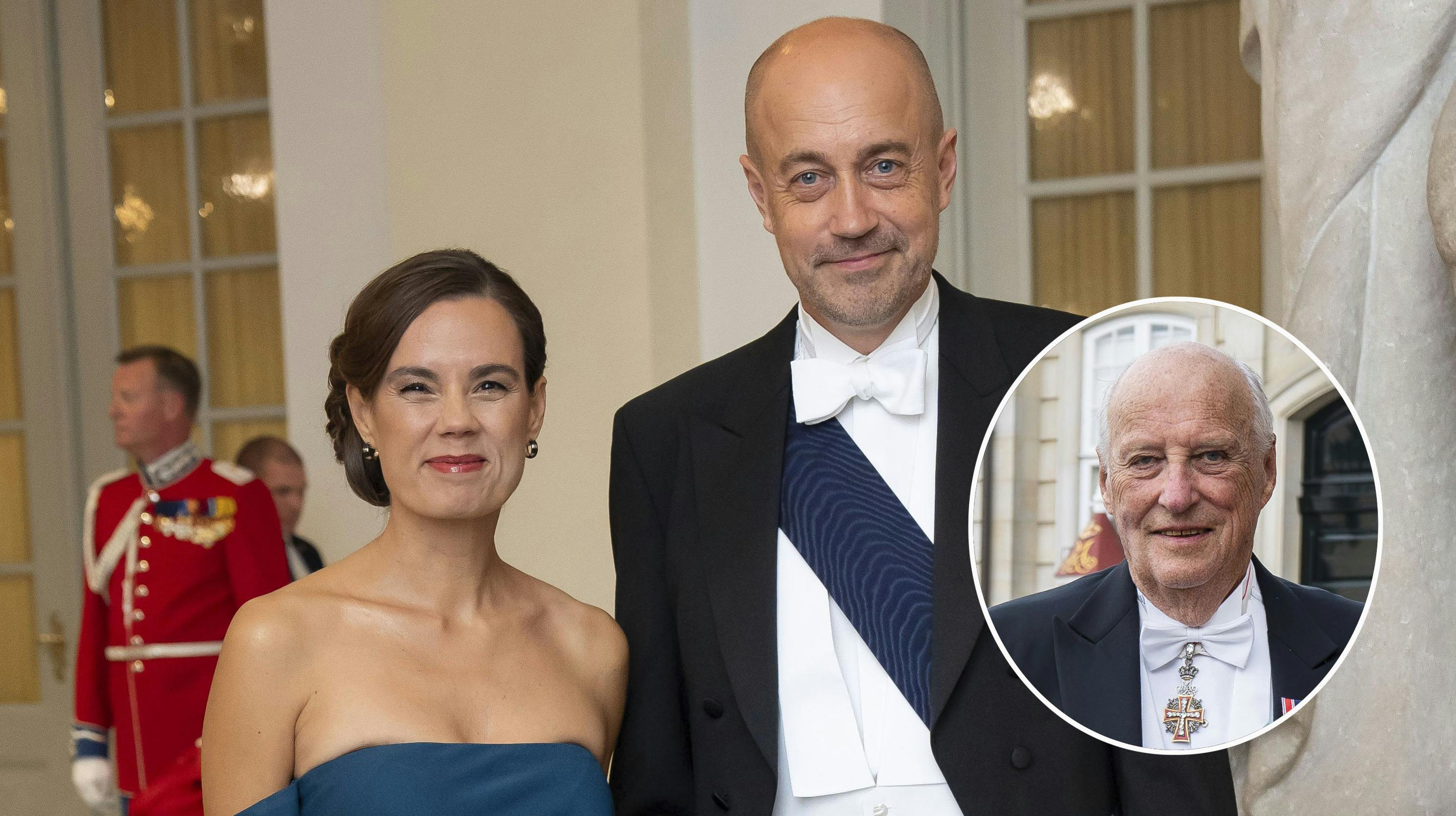 Nina Groes og Magnus Heunicke samt kong Harald 