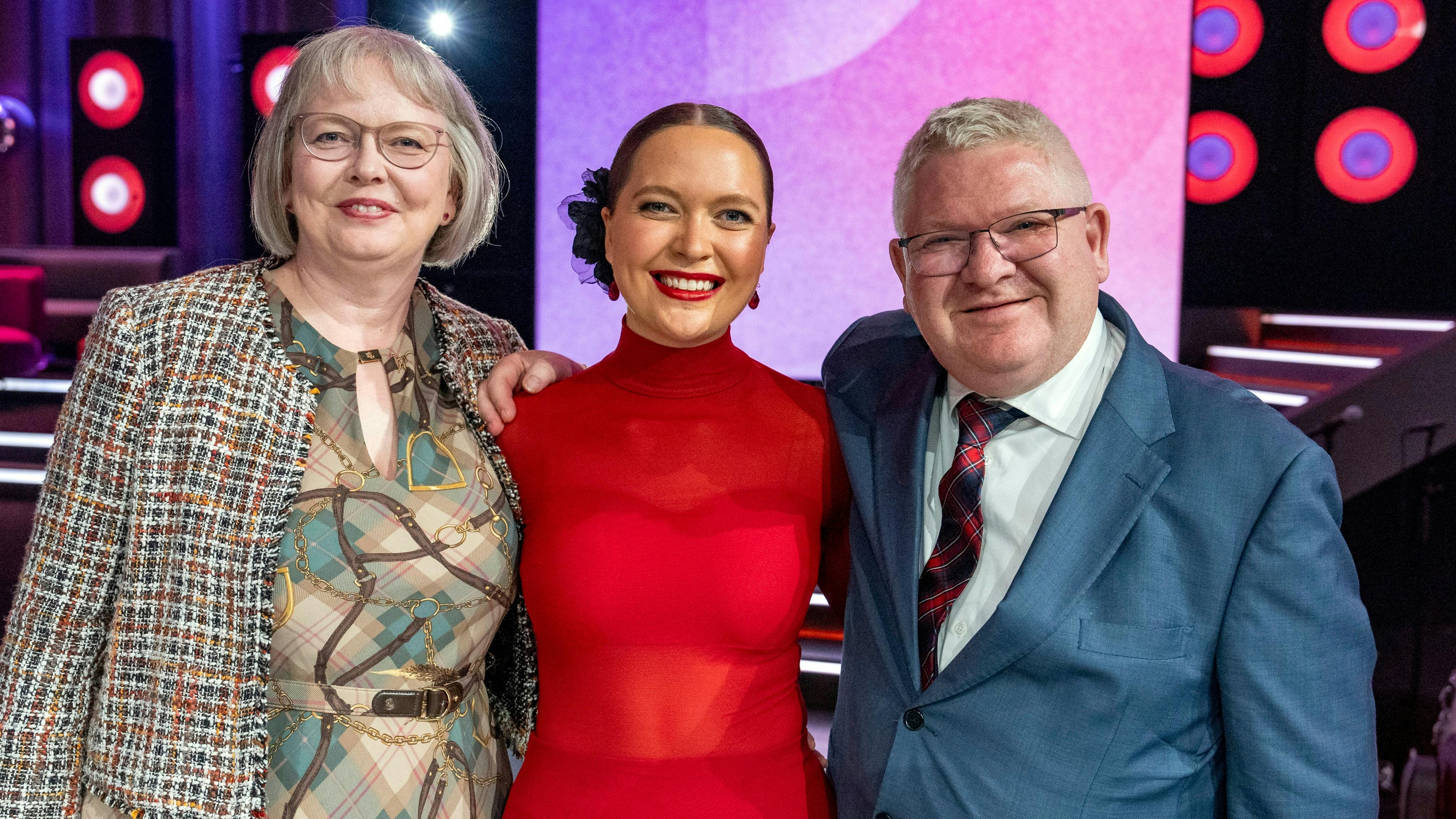 Rachel Ellebye med forældrene Theresia og Lars.