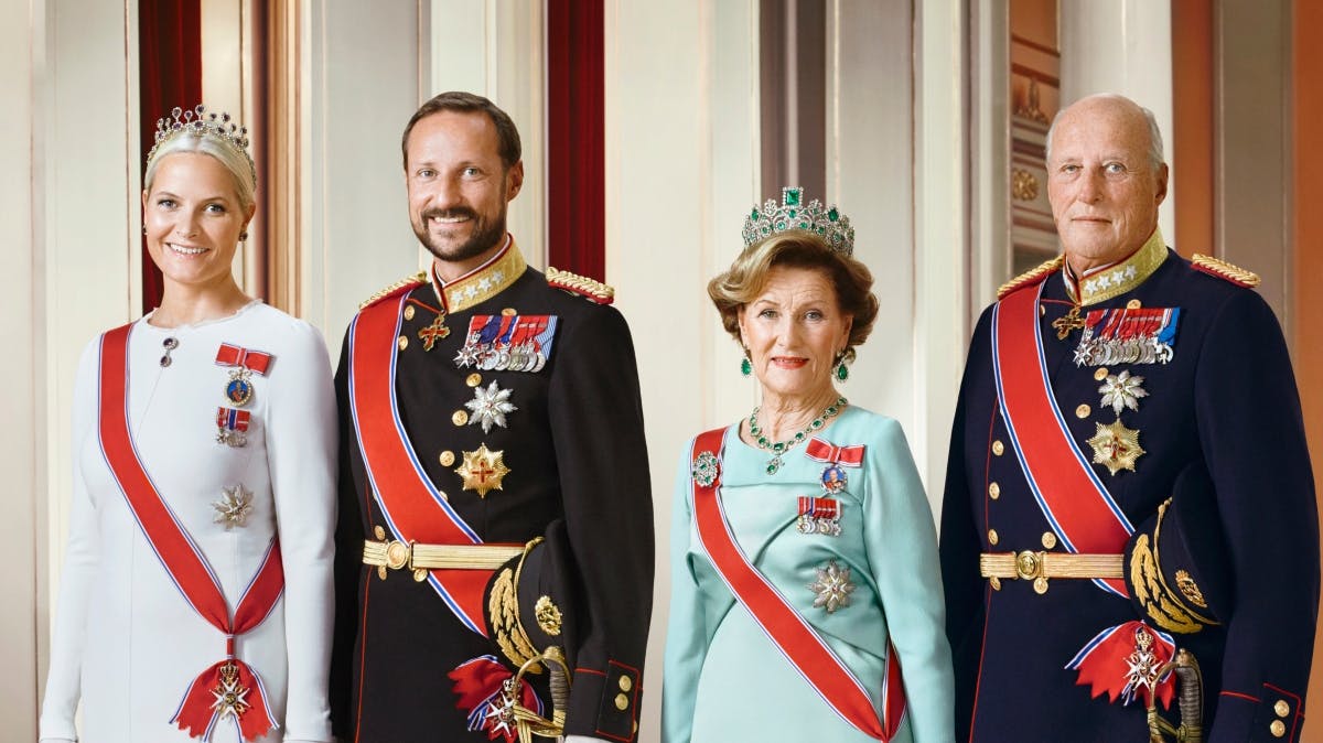 Kronrinsesse Mette-Marit, kronprins Haakon, dronning Sonja og kong Harald.