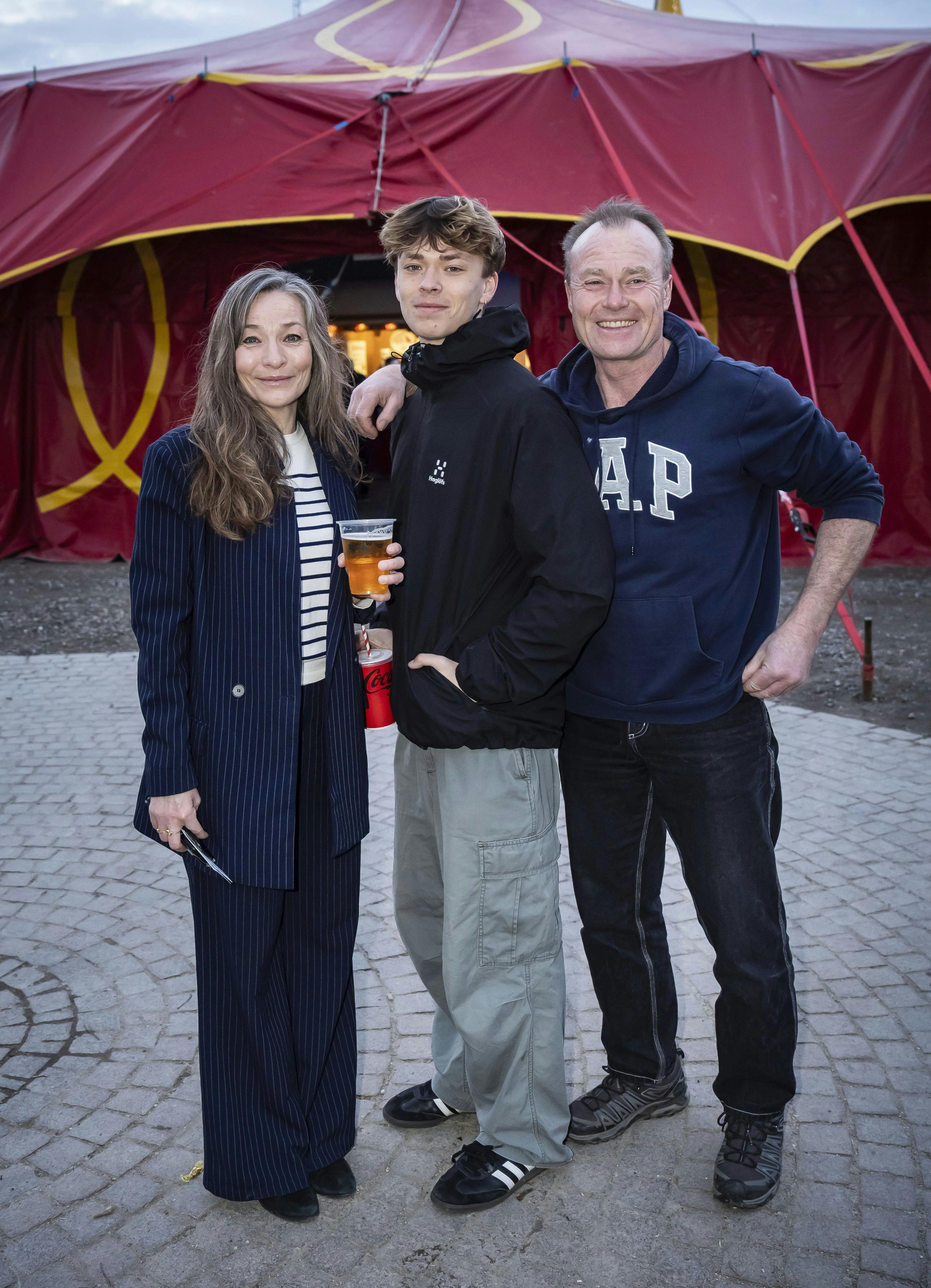 OPGAVE: Premiere på Cirkus Arena  STED: BellahøjJOURNALIST: Jan Körner og Laura Dalgård HansenFOTOGRAF: Hanne JuulDATO: 202403025