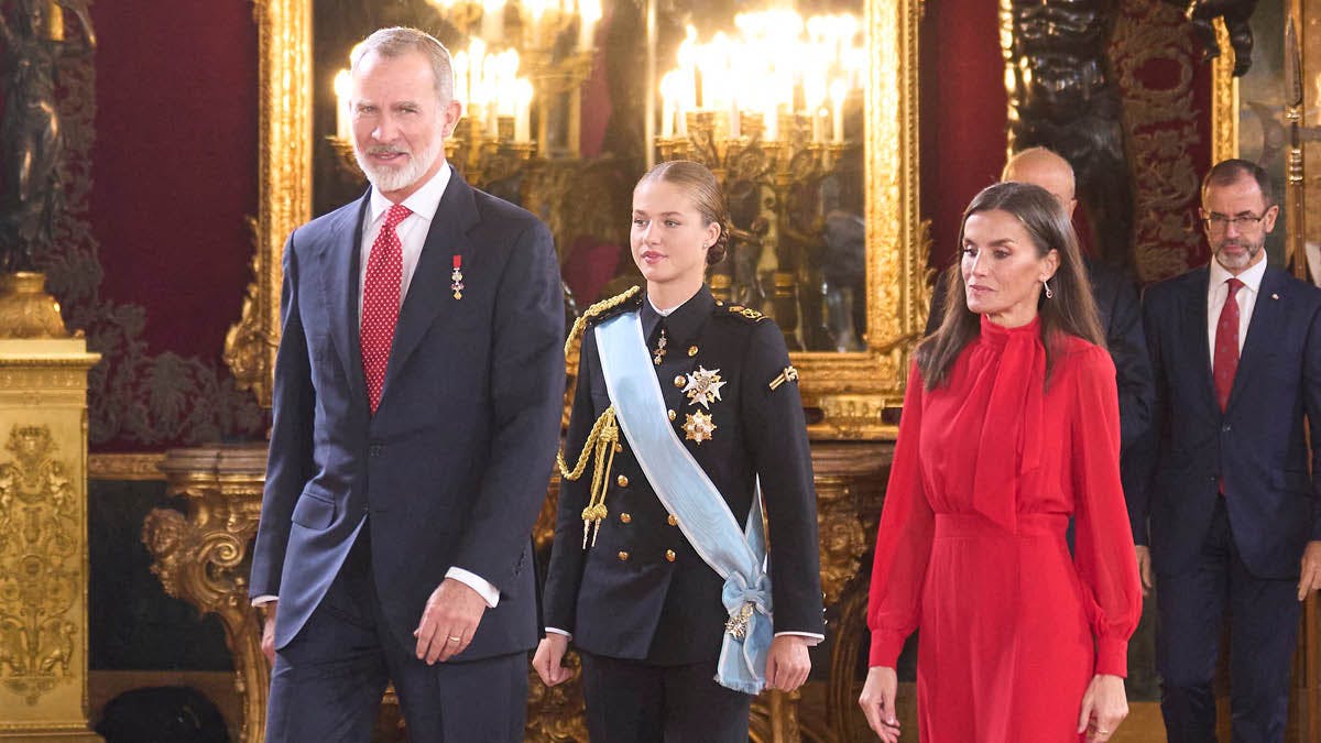 Kong Felipe, prinsesse Leonor og dronning Letizia.