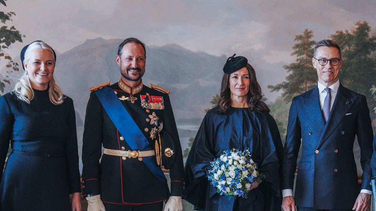 Kronprinsesse Mette-Marit, kronprins Haakon, Suzanne Innes-Stubb og præsident Alexander Stubb.&nbsp;