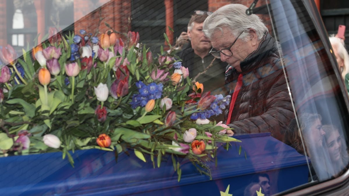 Leif Sylvester siger farvel til Erik Clausen