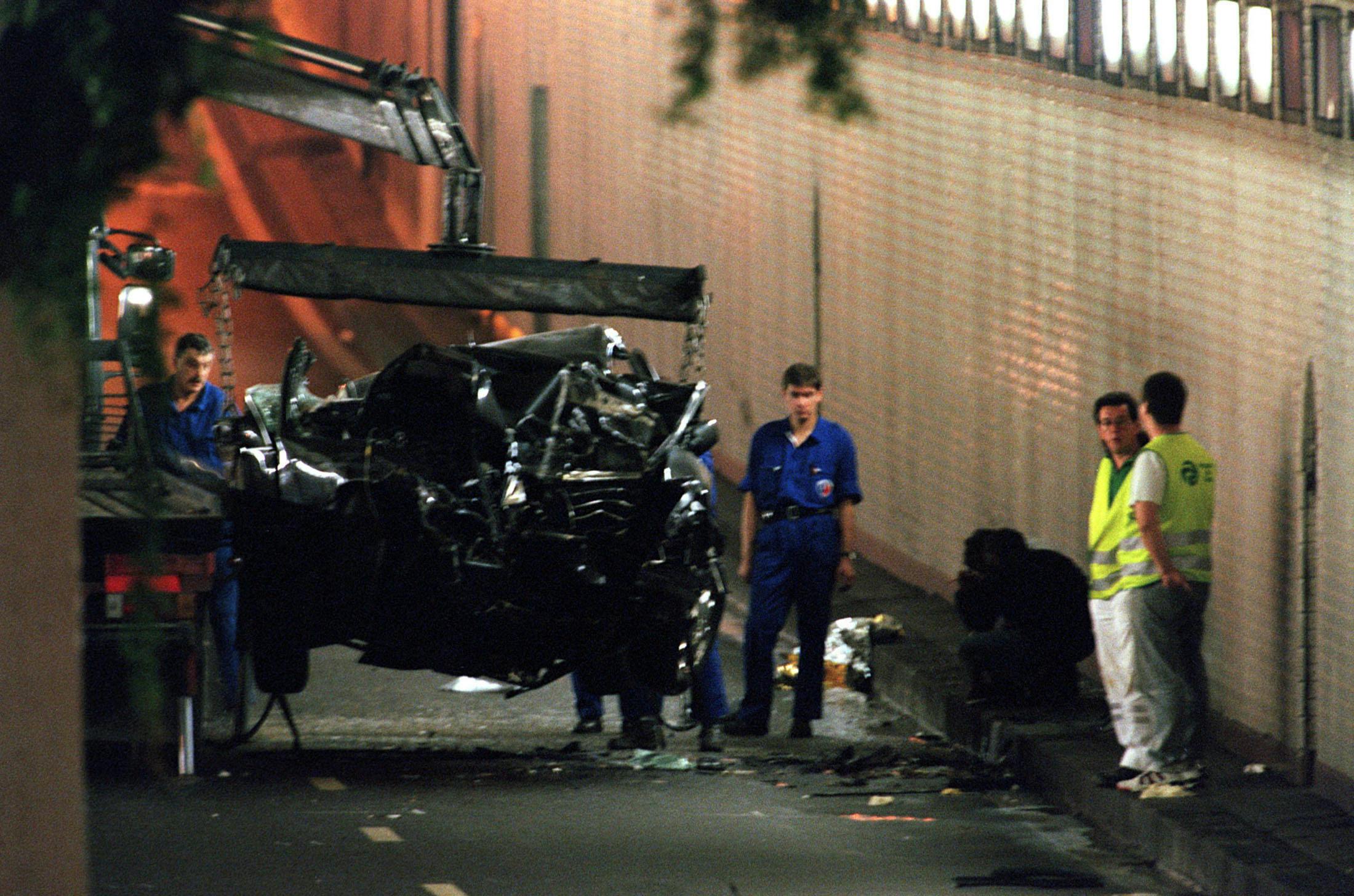 Den Mercedes-Benz, Diana blev kørt i i Paris.