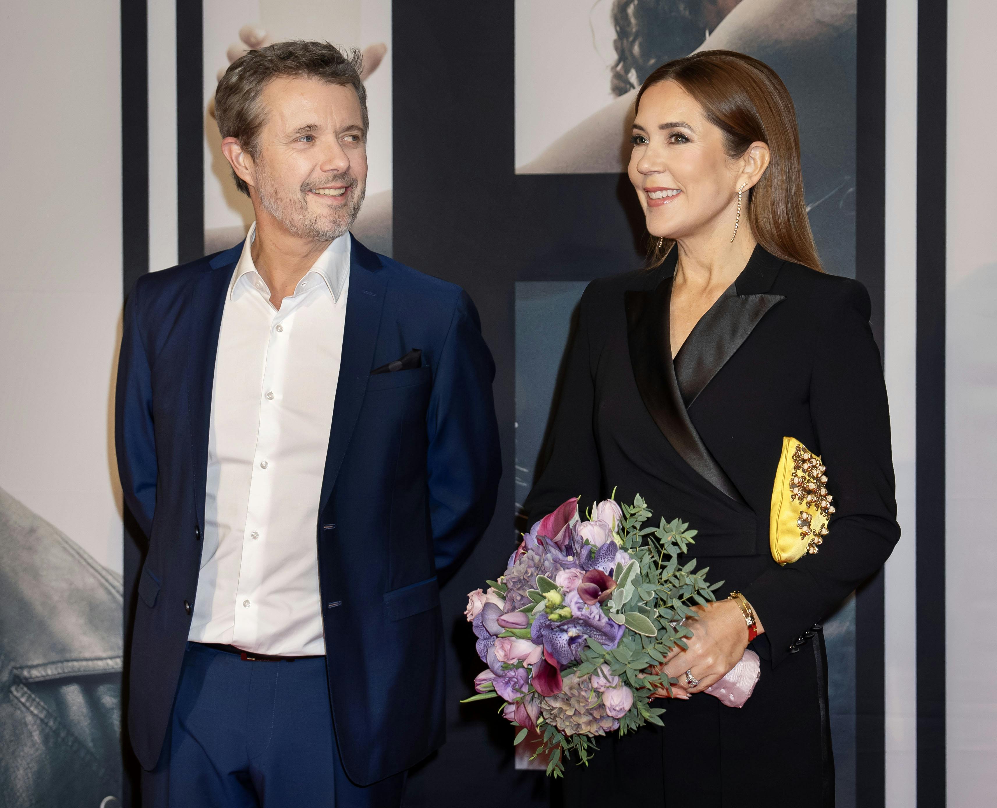 Kong Frederik og dronning Mary ankommer til "20 år med Kronprinsparrets Priser".