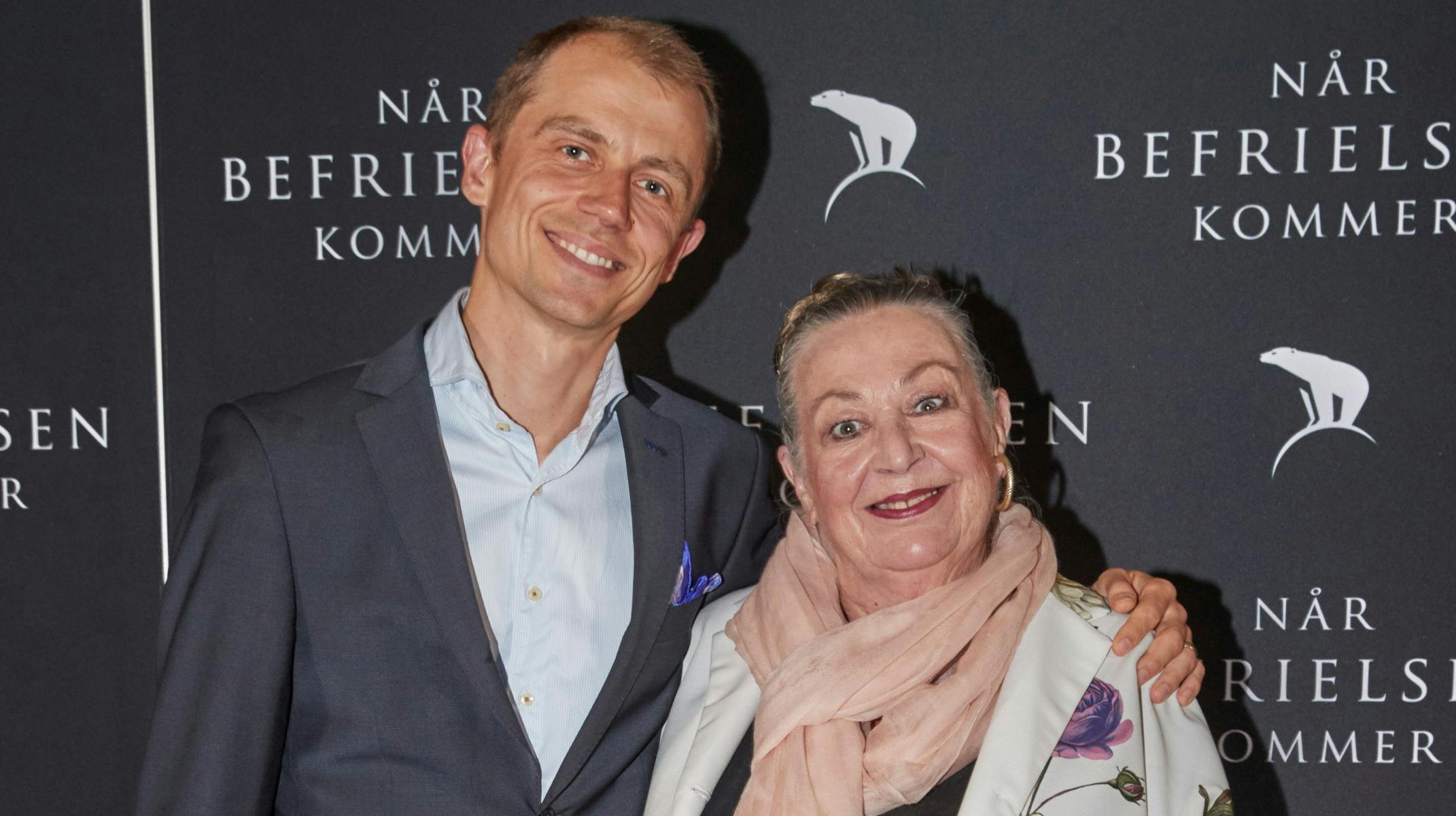 Ulla Jessen og sønnen Johan.