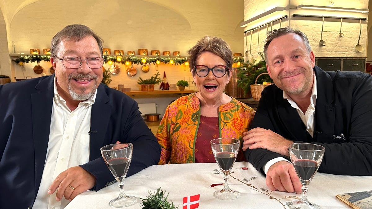 Ghita Nørby med James og Adam Price i "Berømte måltider".