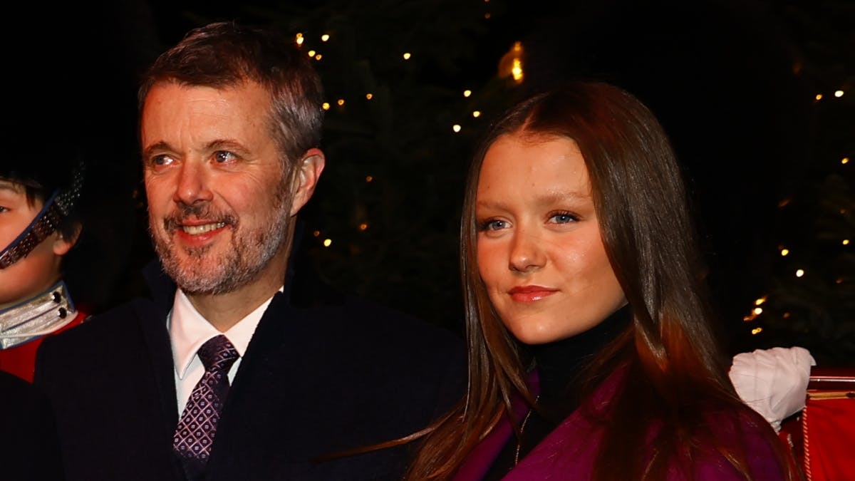 En stolt kong Frederik med sin datter prinsesse Isabella i Tivoli lørdag aften.&nbsp;