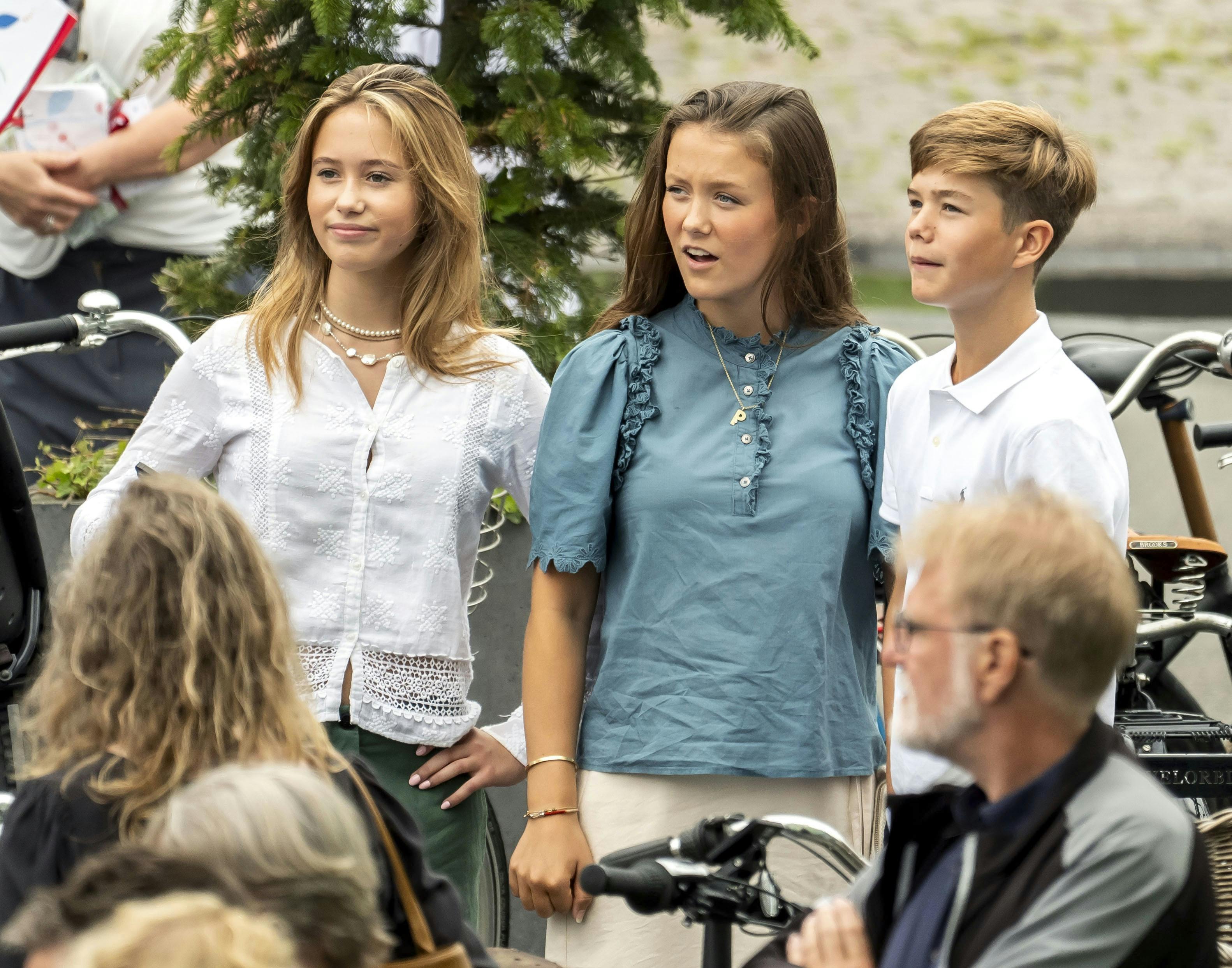 OPGAVE: Kronprins Christian dimission og studenterkørselSTED: Ordrup Gymnasium og Ordrup hallenJOURNALIST: Ulrik Ulriksen, Marianne Singer og Jan KôrnerFOTOGRAF: © Hanne Juul/ Aller Foto & VideoDATO: 20240628