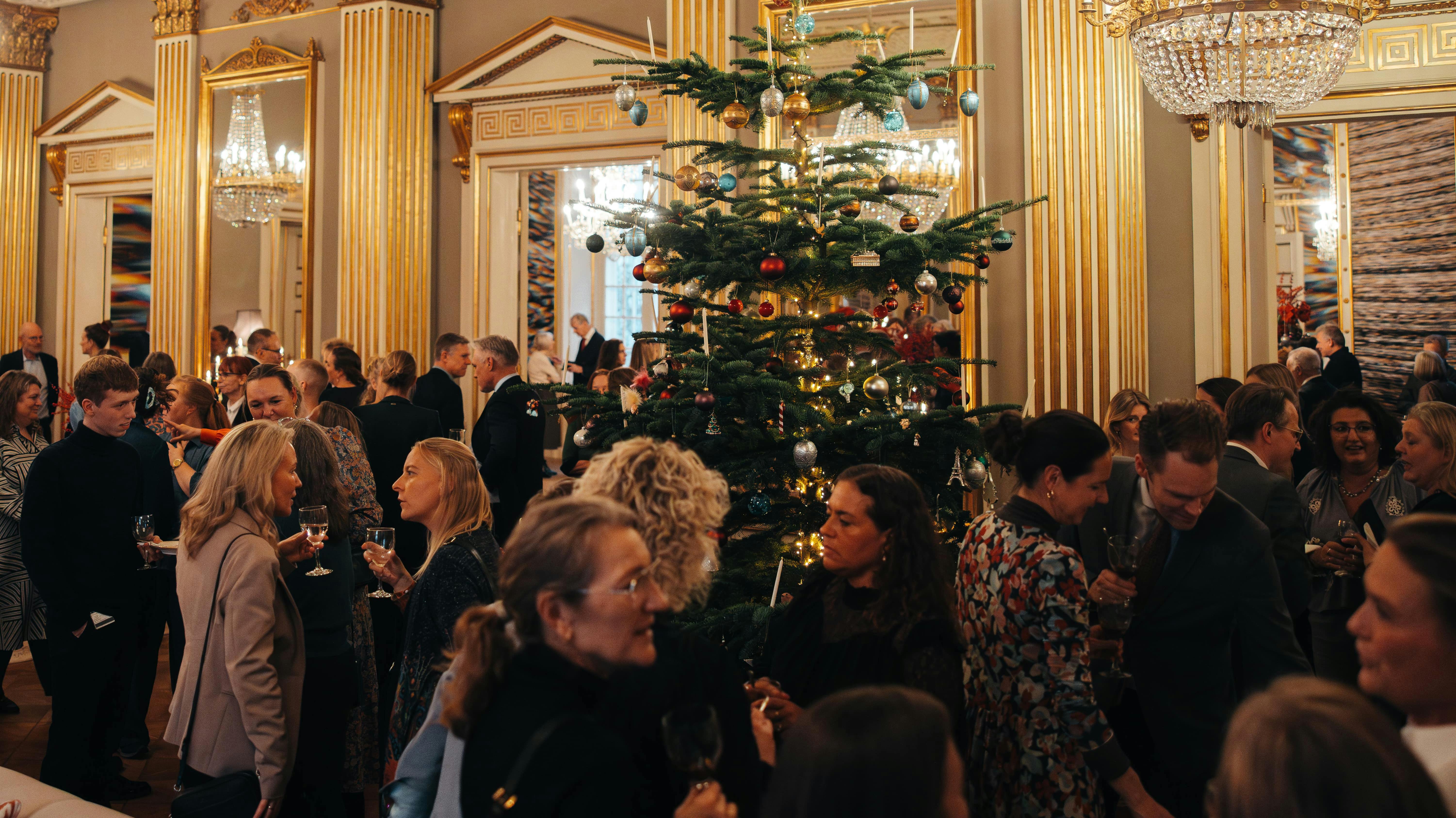 https://imgix.billedbladet.dk/2024-12-06/Maryfondens-Julereception-4-%281%29-min.jpg